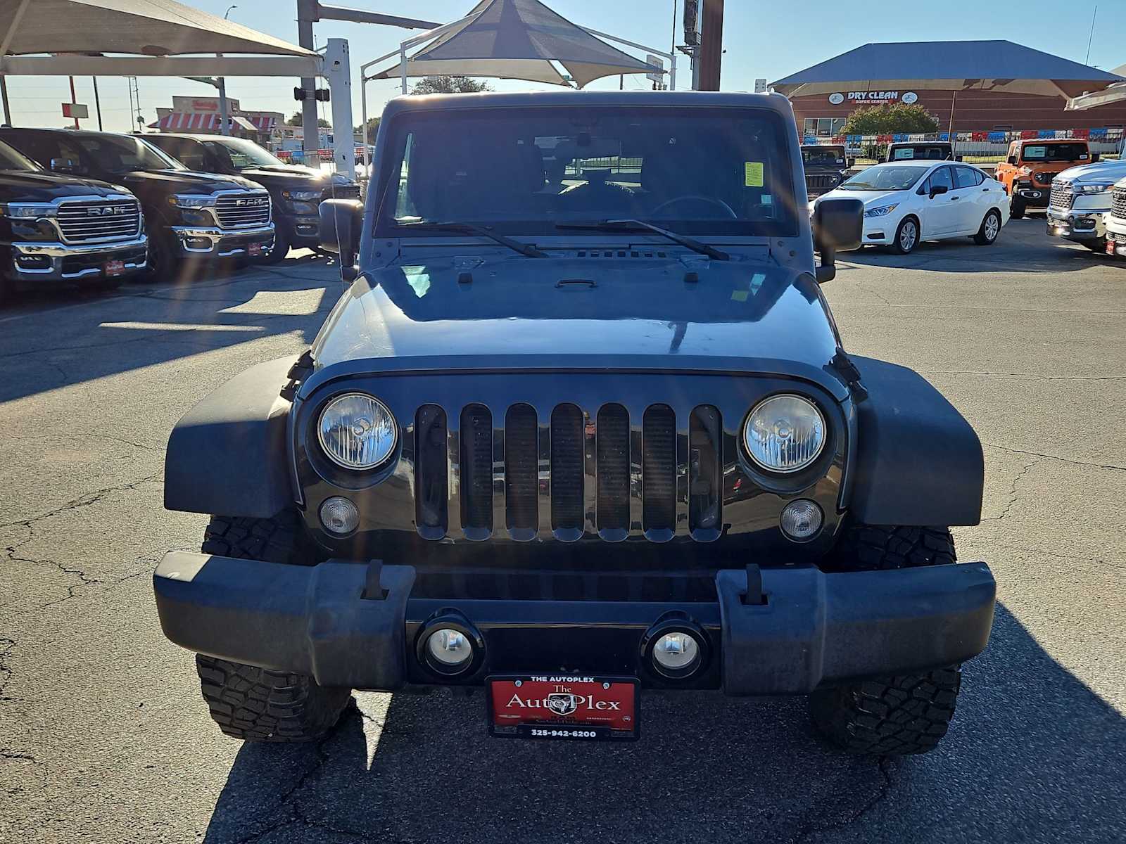 Thumbnail: 2015 Jeep Wrangler - 8