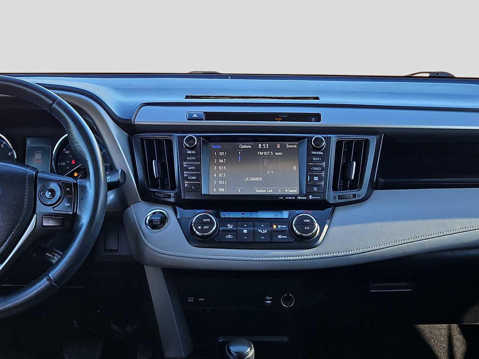 Thumbnail: 2016 Toyota RAV4 - 14