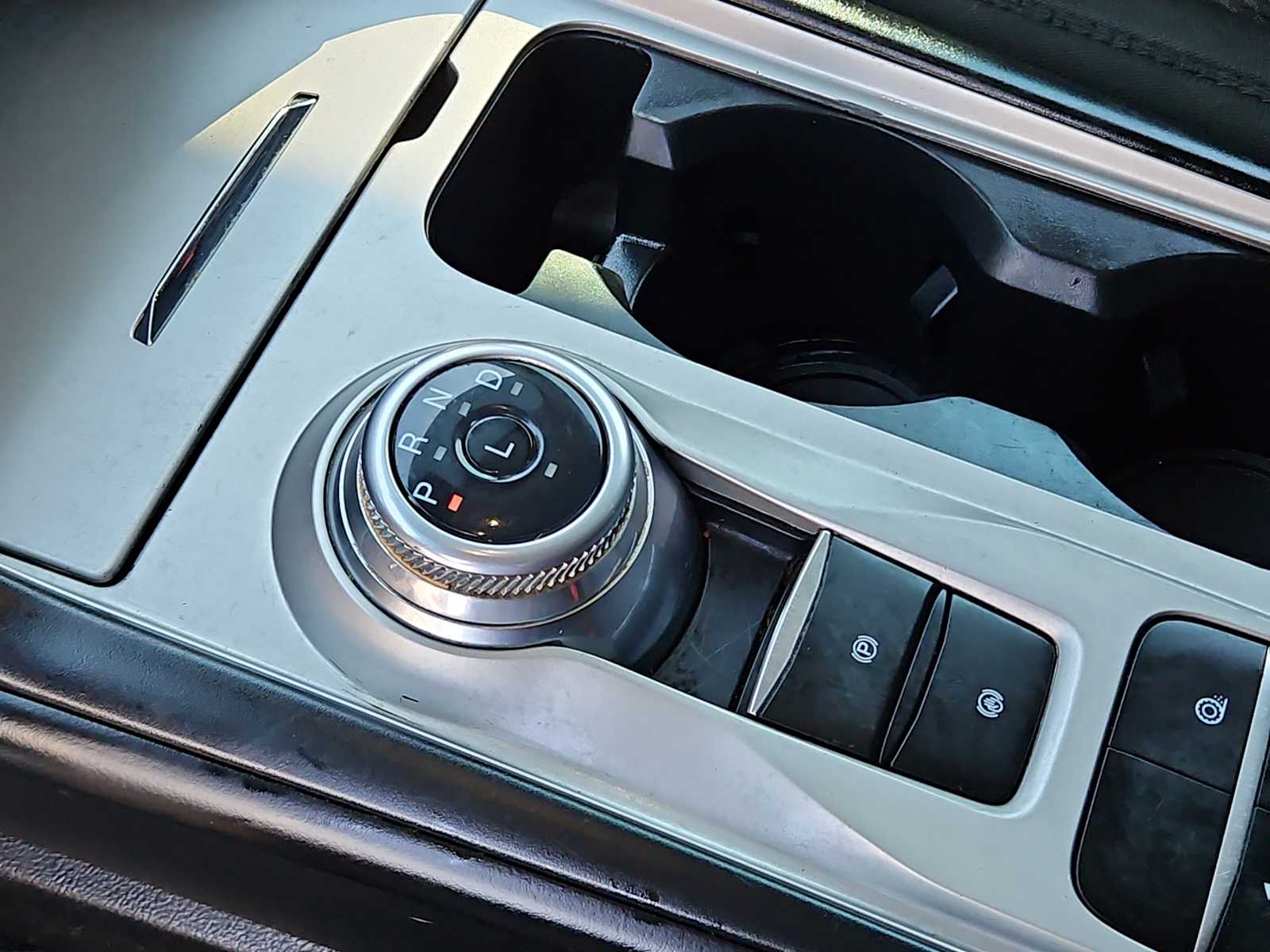 Thumbnail: 2022 Ford Explorer - 21