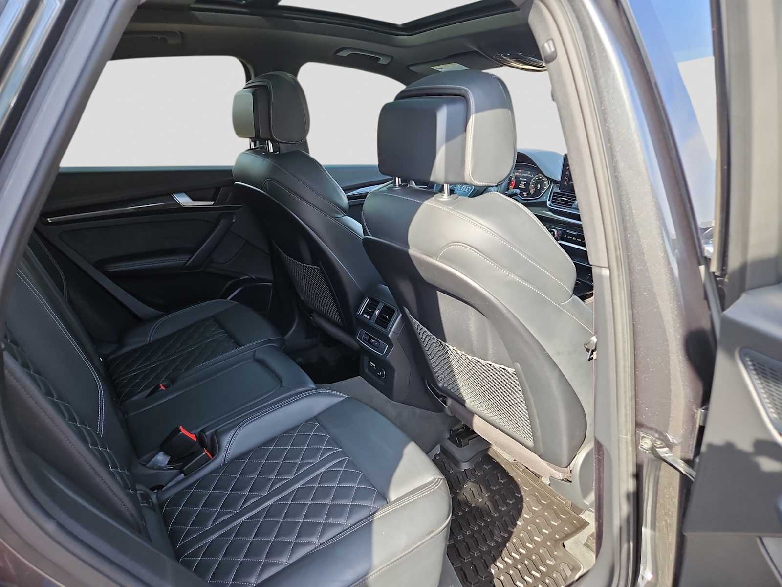 Thumbnail: 2021 Audi SQ5 - 16