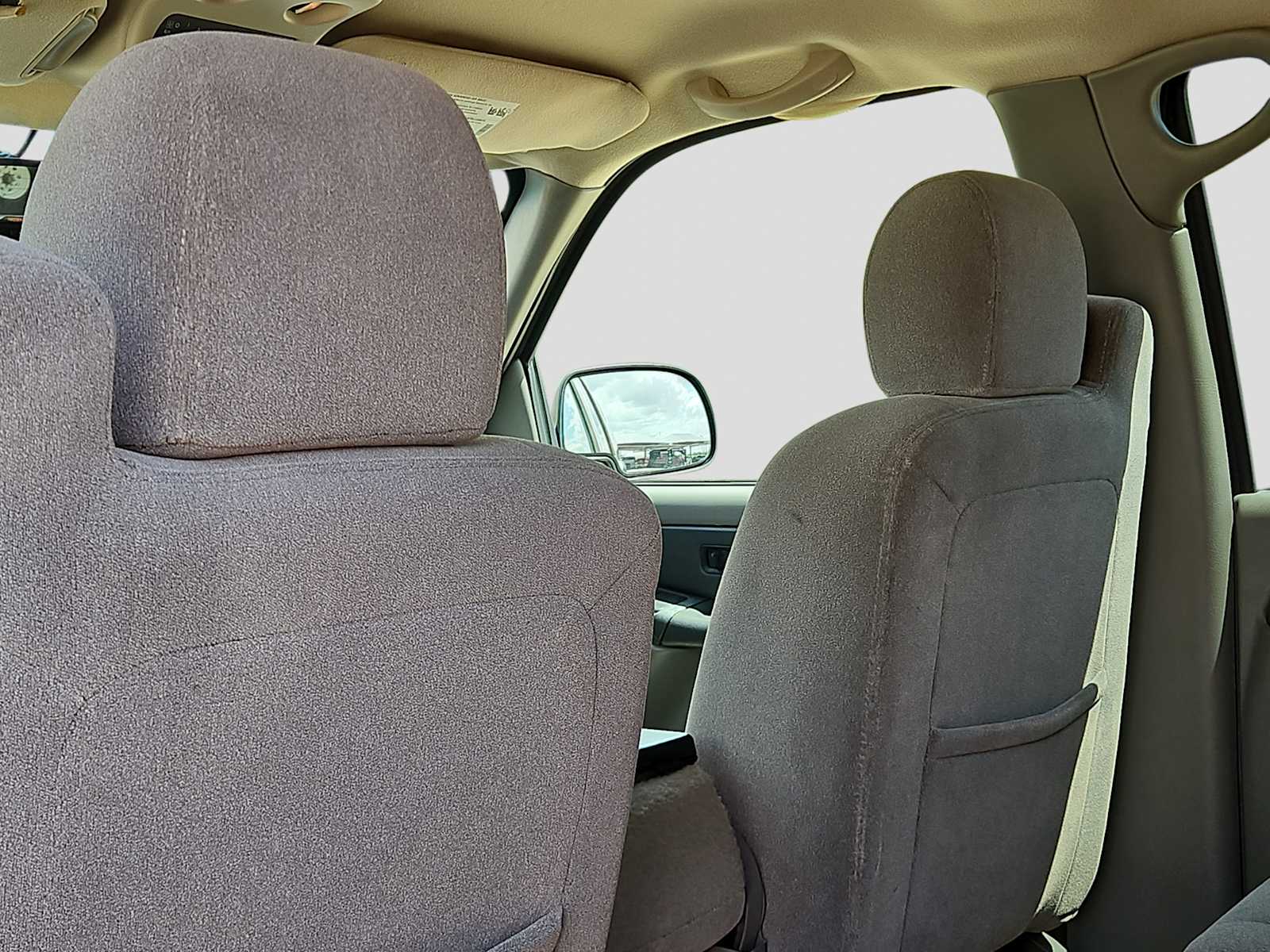 Thumbnail: 2003 Chevrolet Tahoe - 16