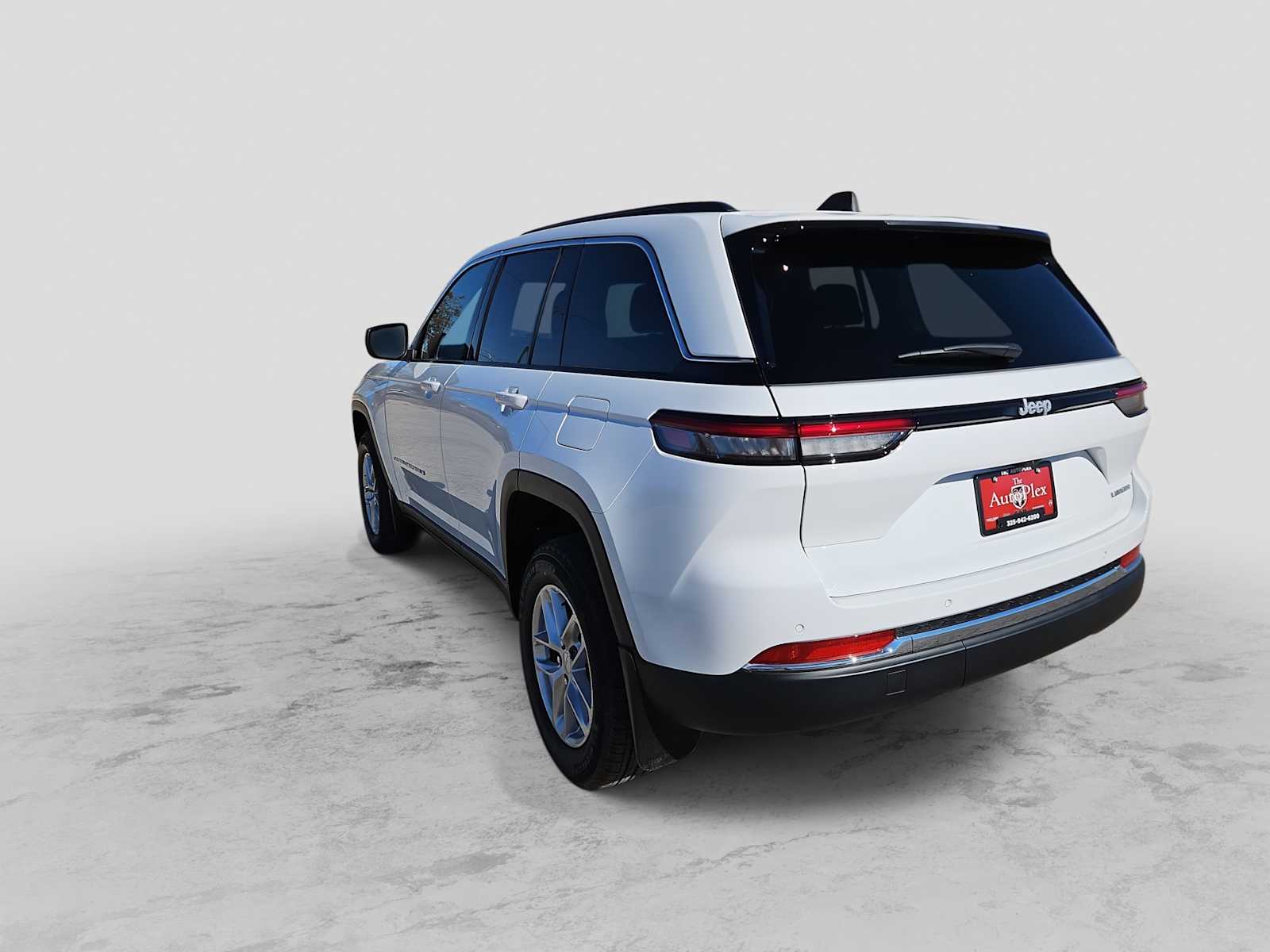 Thumbnail: 2026 Jeep Grand Cherokee - 6