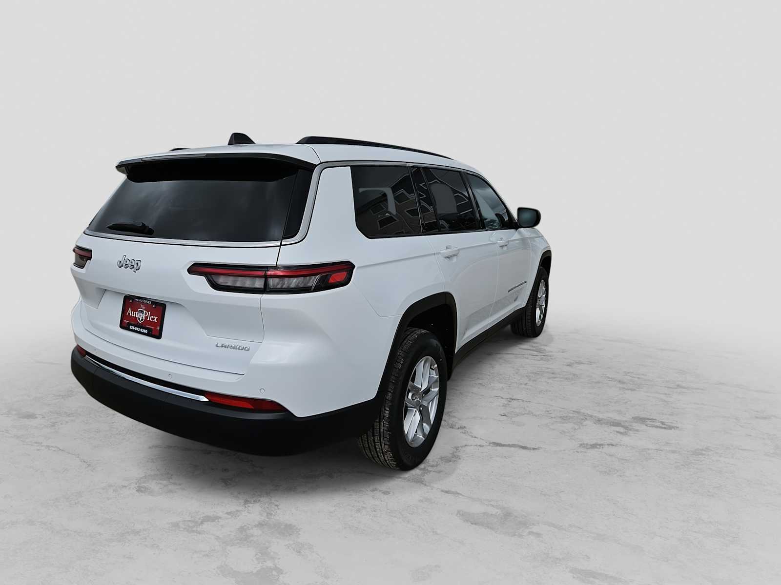 Thumbnail: 2026 Jeep Grand Cherokee L - 8
