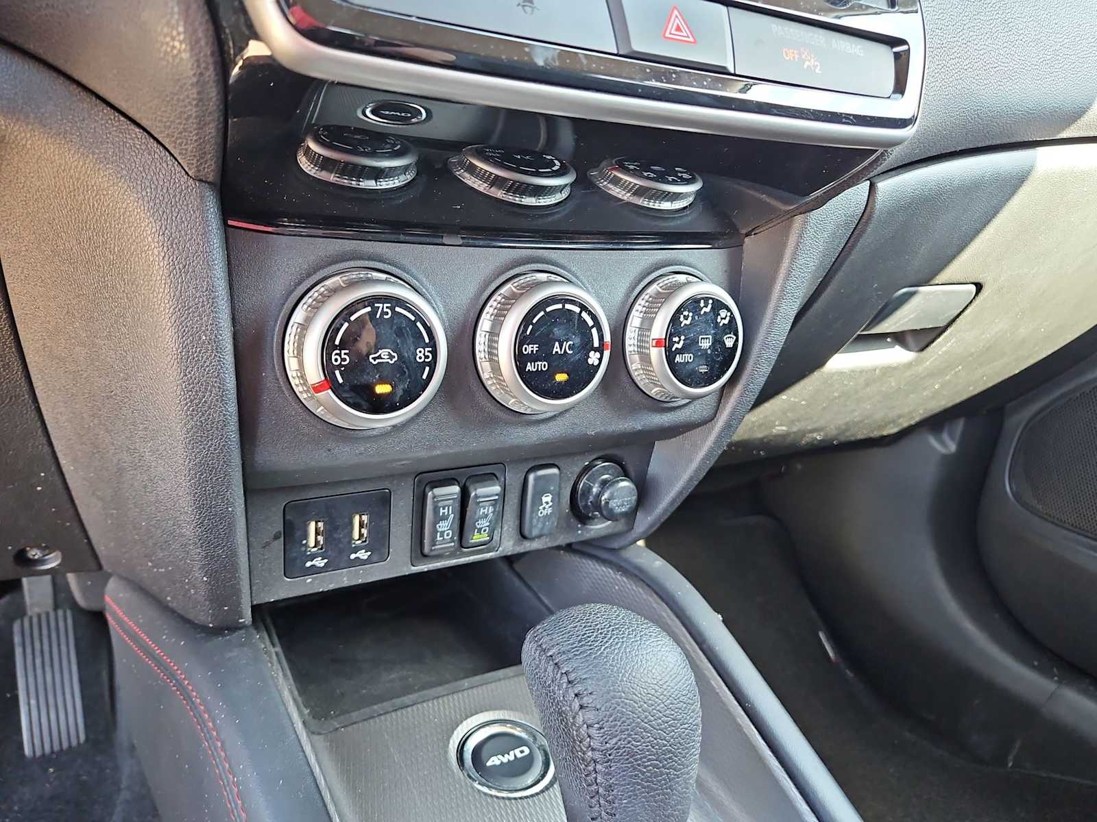 Thumbnail: 2023 Mitsubishi Outlander Sport - 28