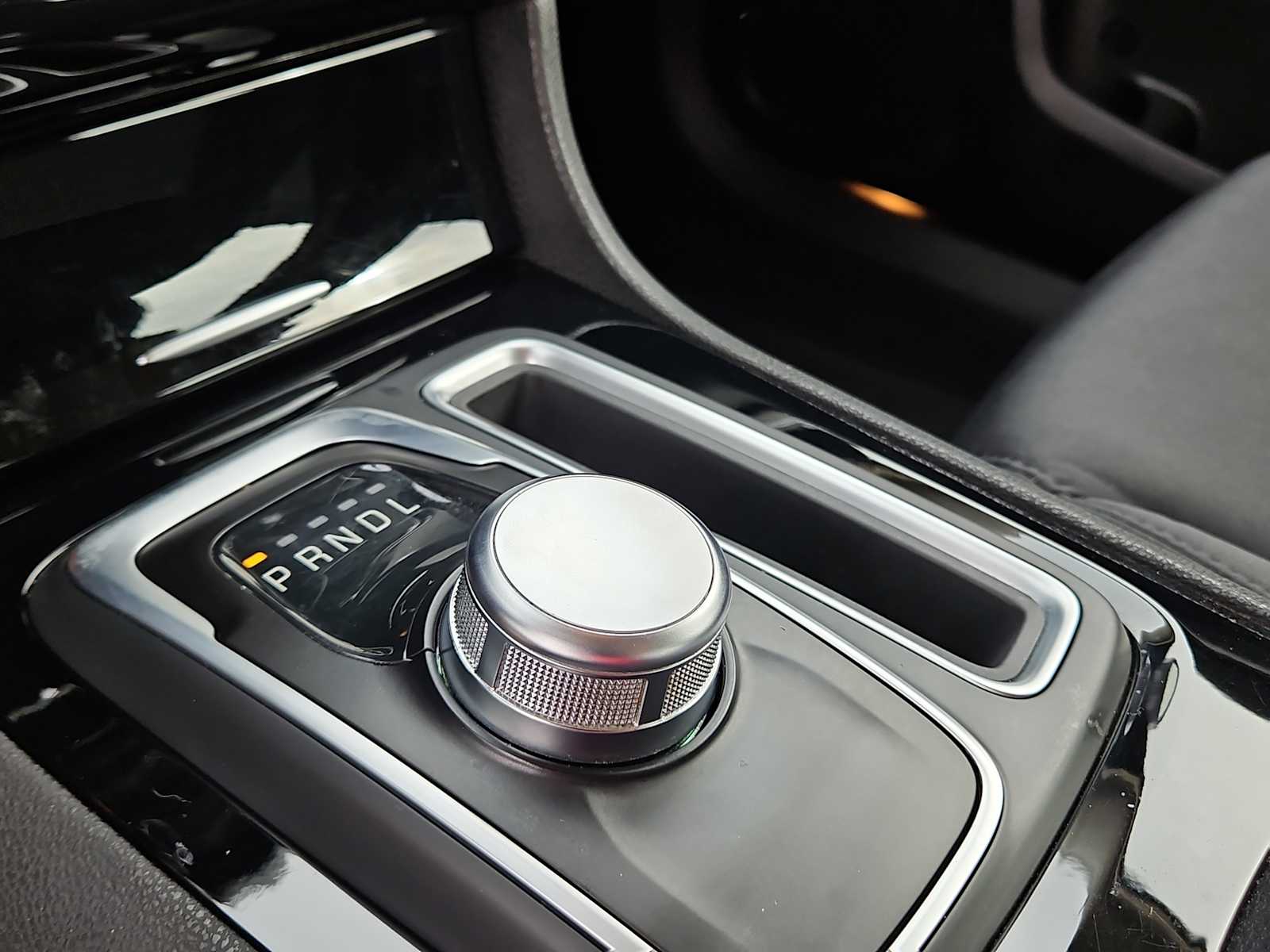 Thumbnail: 2023 Chrysler 300 - 21