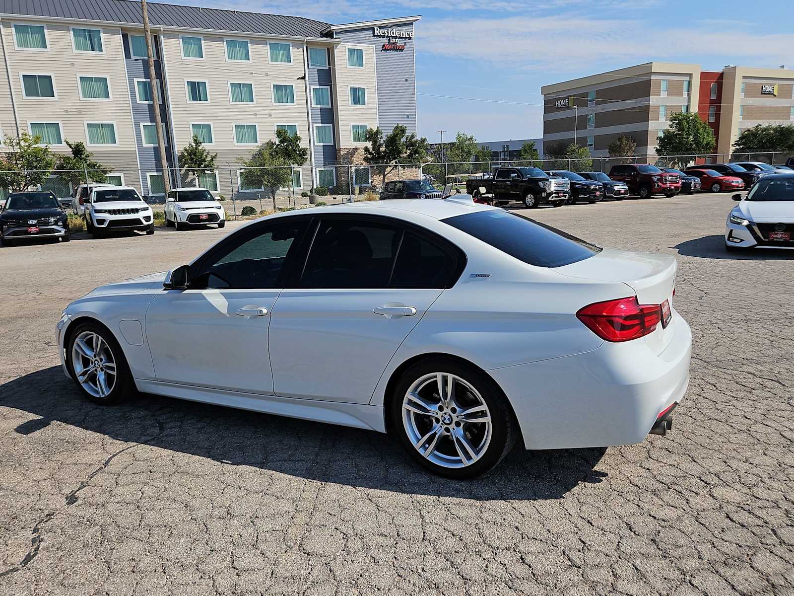 Thumbnail: 2018 BMW 3 Series - 11