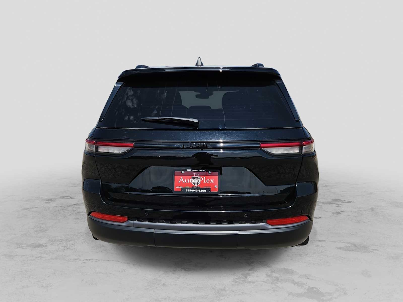 Thumbnail: 2026 Jeep Grand Cherokee - 7