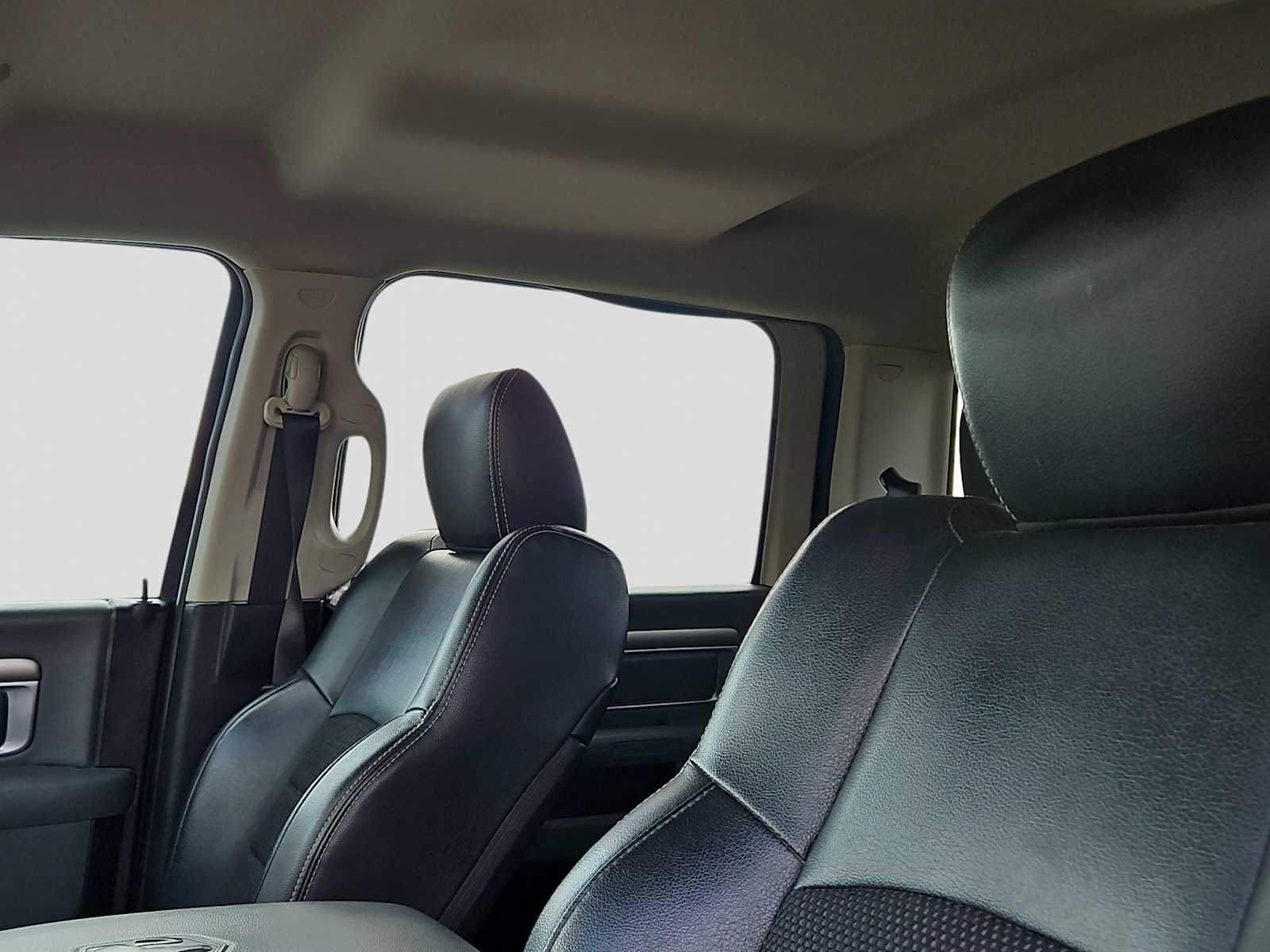 Thumbnail: 2019 RAM 1500 Classic - 15