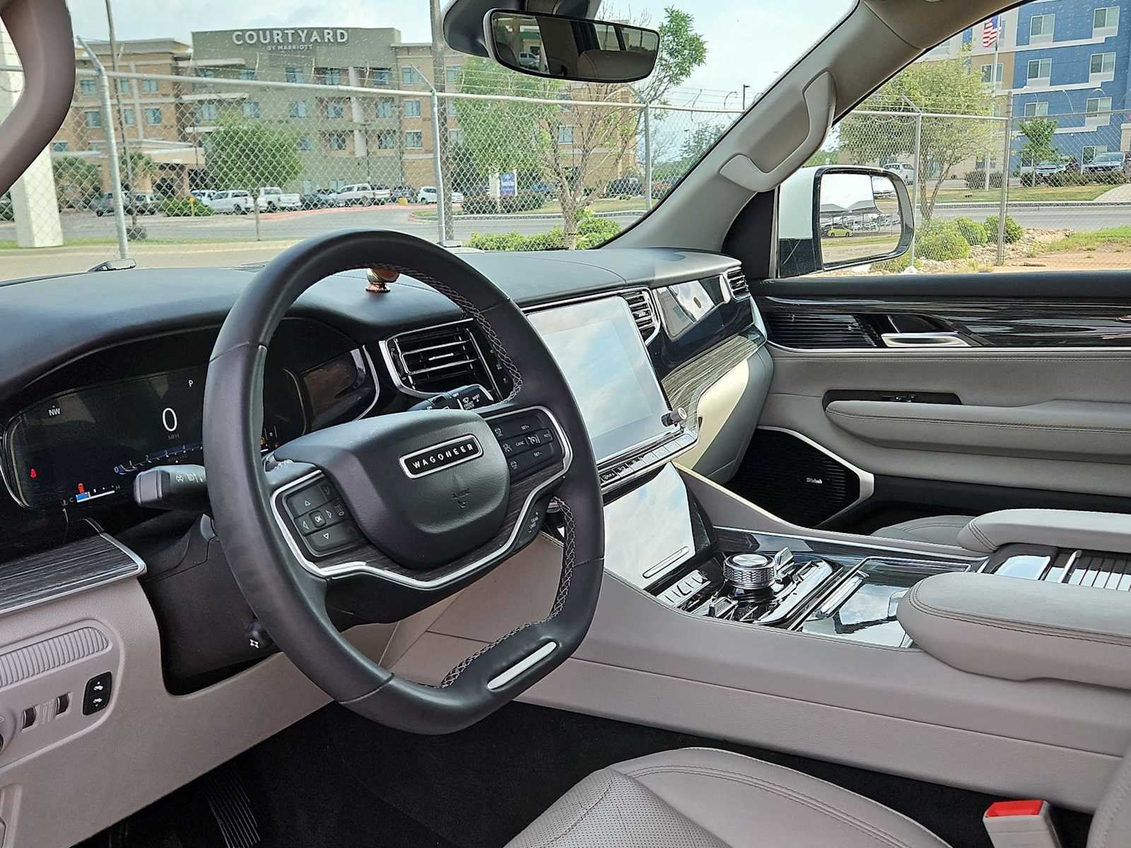 Thumbnail: 2022 Jeep Wagoneer - 10