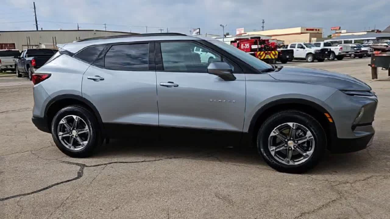 Thumbnail: 2023 Chevrolet Blazer - 9
