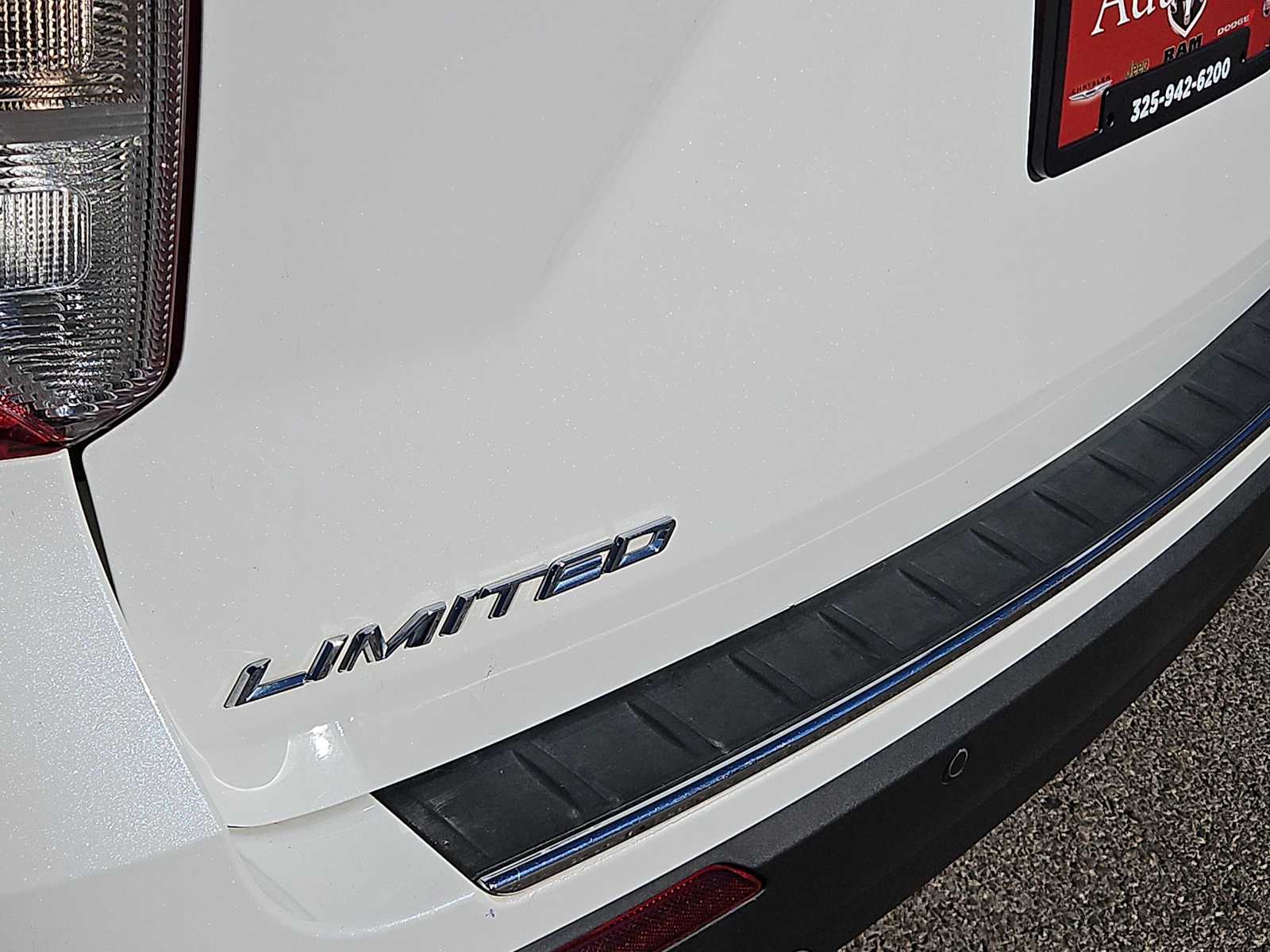 Thumbnail: 2020 Ford Explorer - 11