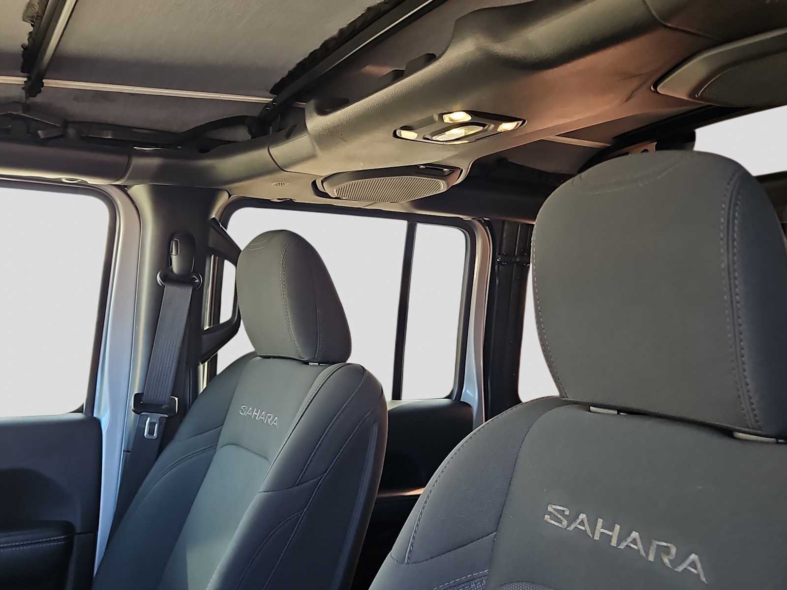 Thumbnail: 2021 Jeep Wrangler - 15