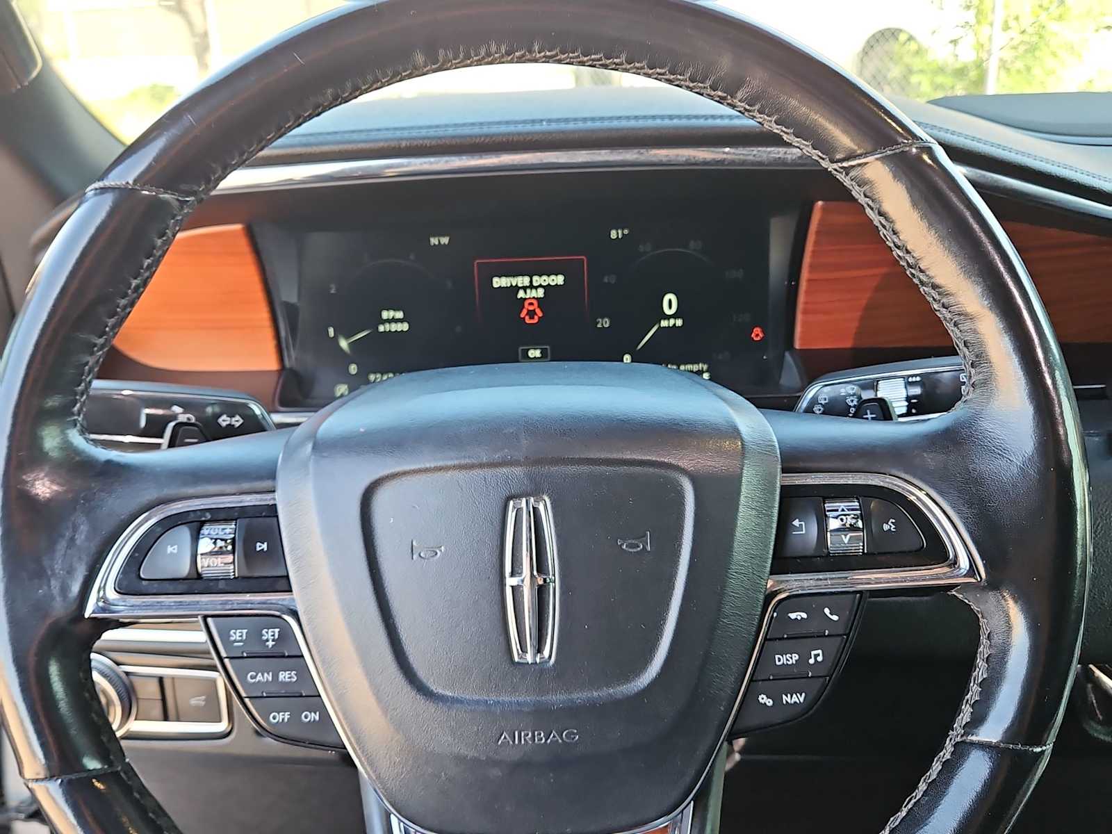 Thumbnail: 2018 Lincoln Navigator - 23