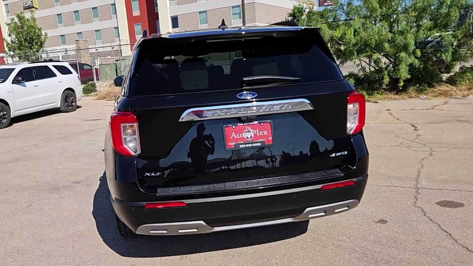 Thumbnail: 2023 Ford Explorer - 6