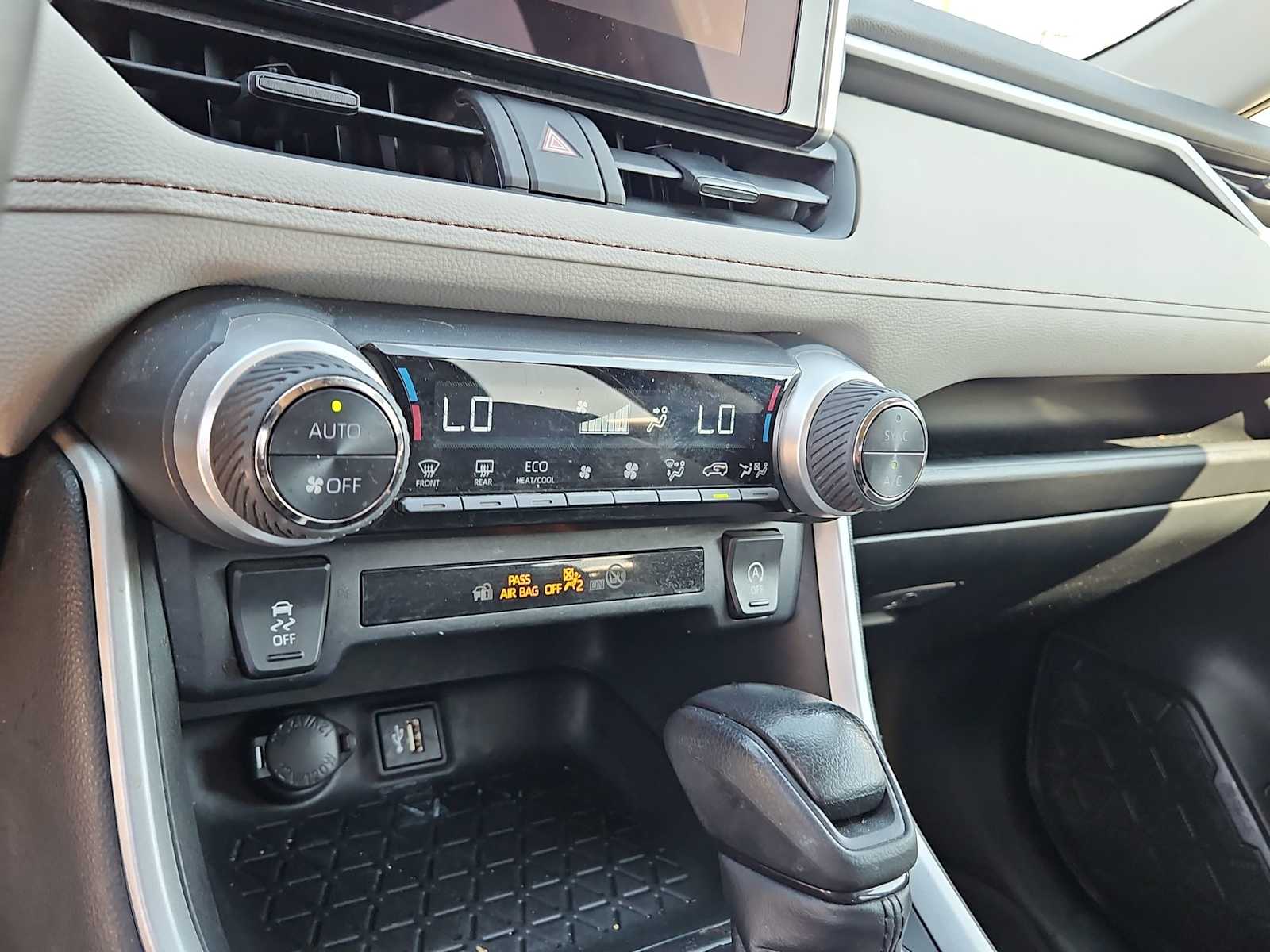 Thumbnail: 2023 Toyota RAV4 - 28