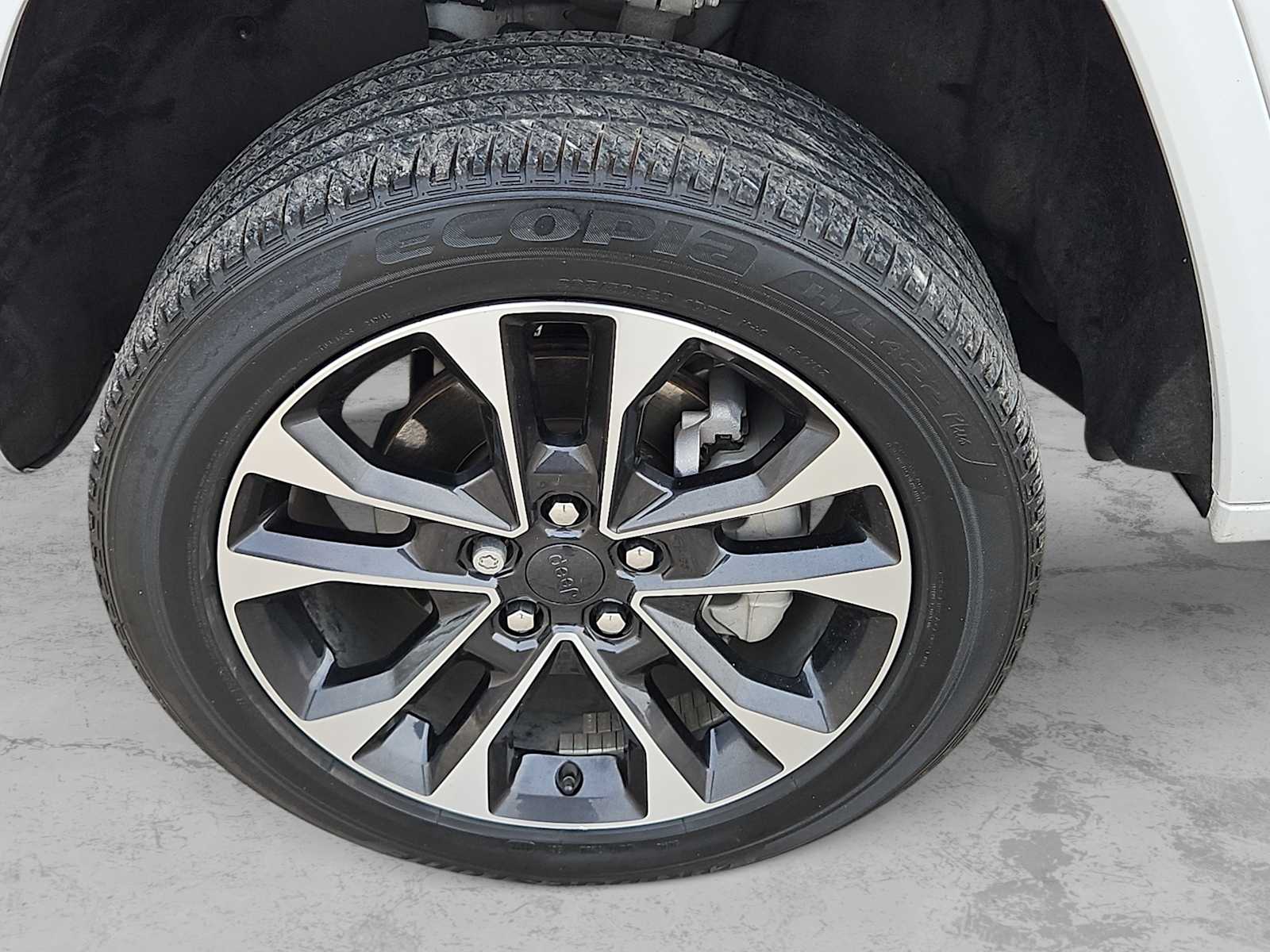 Thumbnail: 2022 Jeep Grand Cherokee - 12