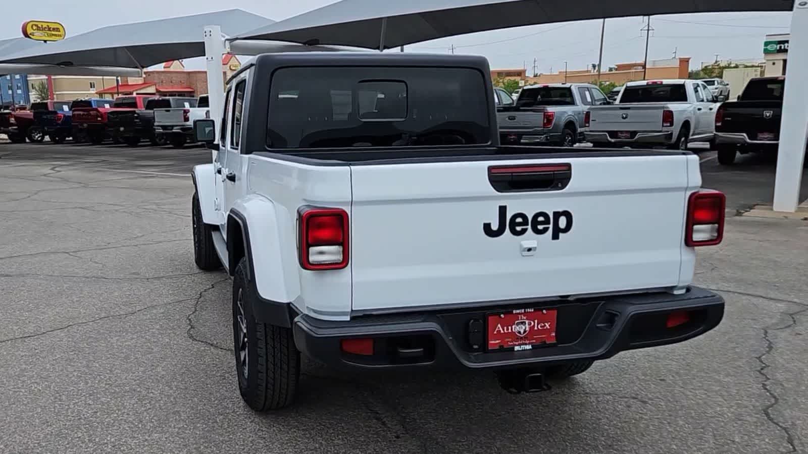 Thumbnail: 2024 Jeep Gladiator - 6