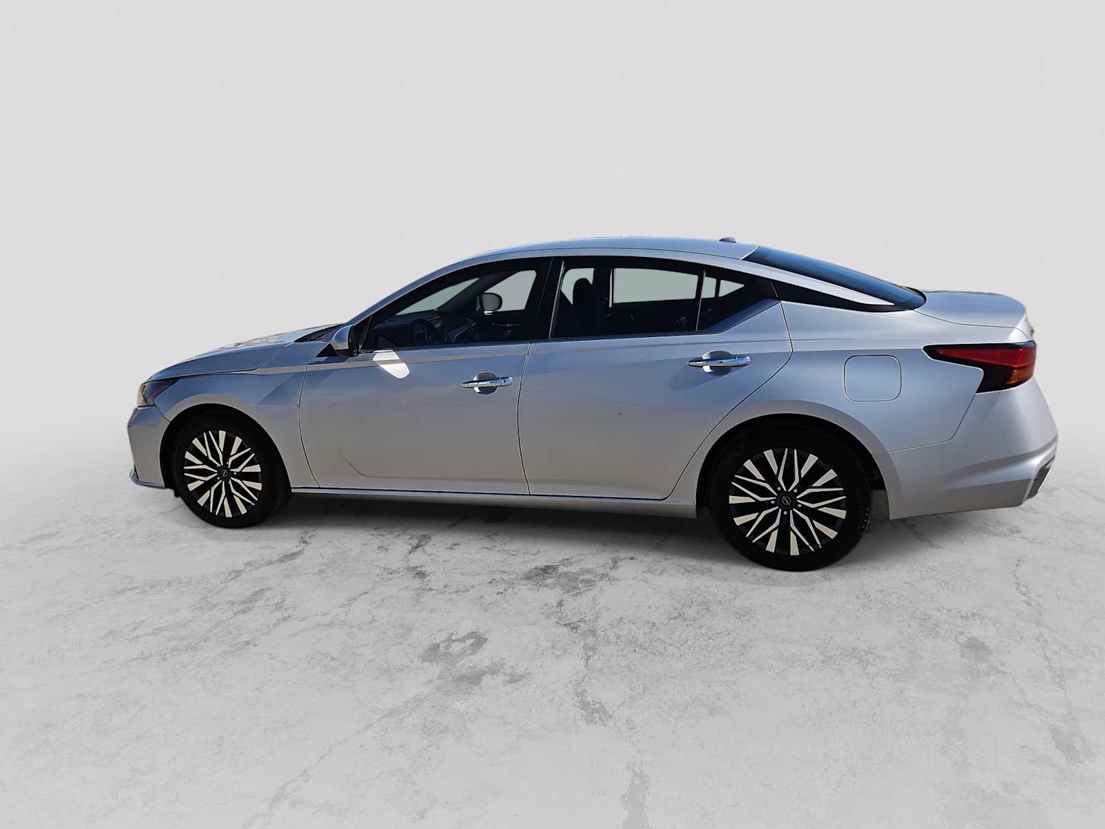 Thumbnail: 2023 Nissan Altima - 5