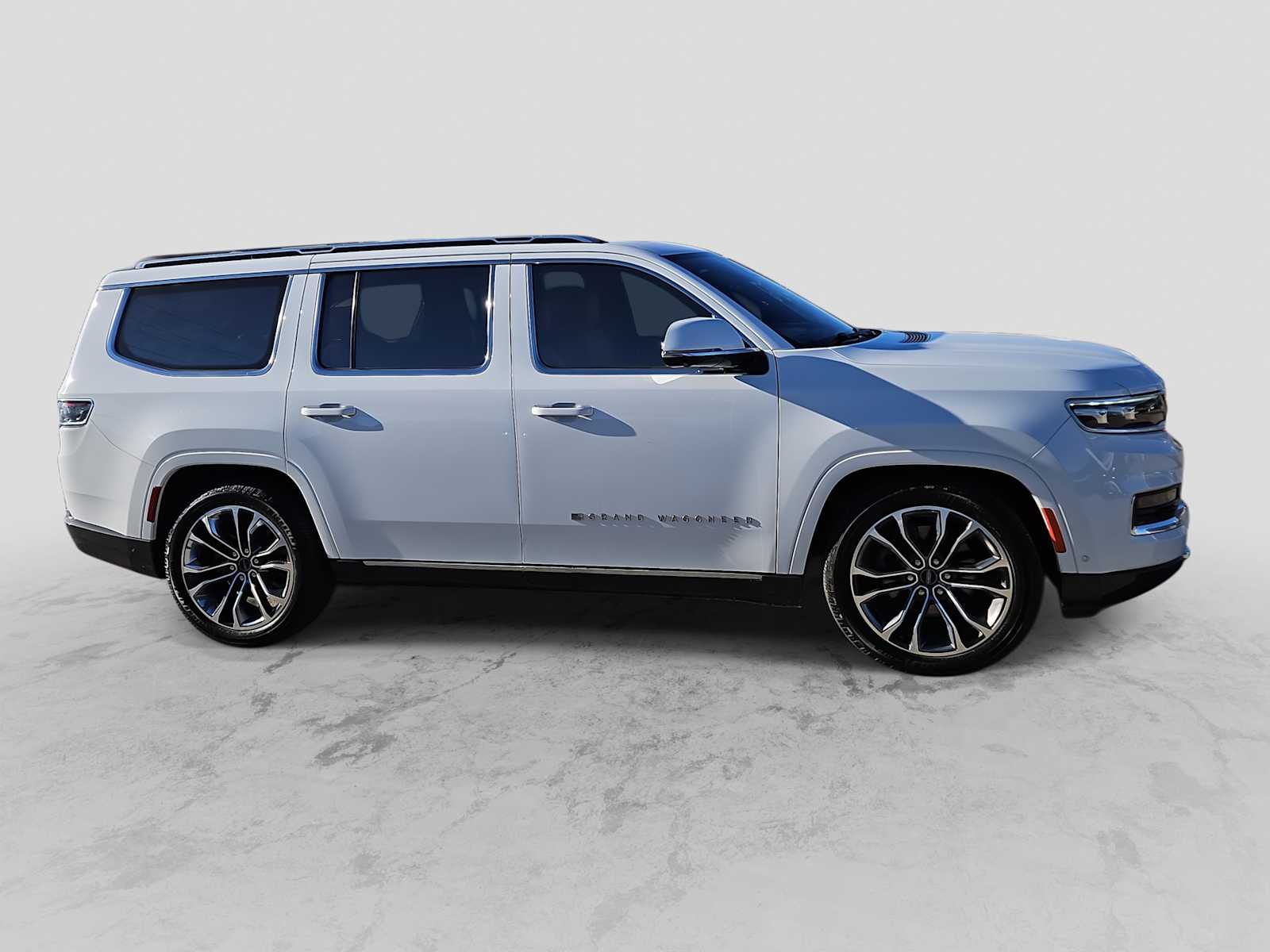 Thumbnail: 2022 Jeep Grand Wagoneer - 9