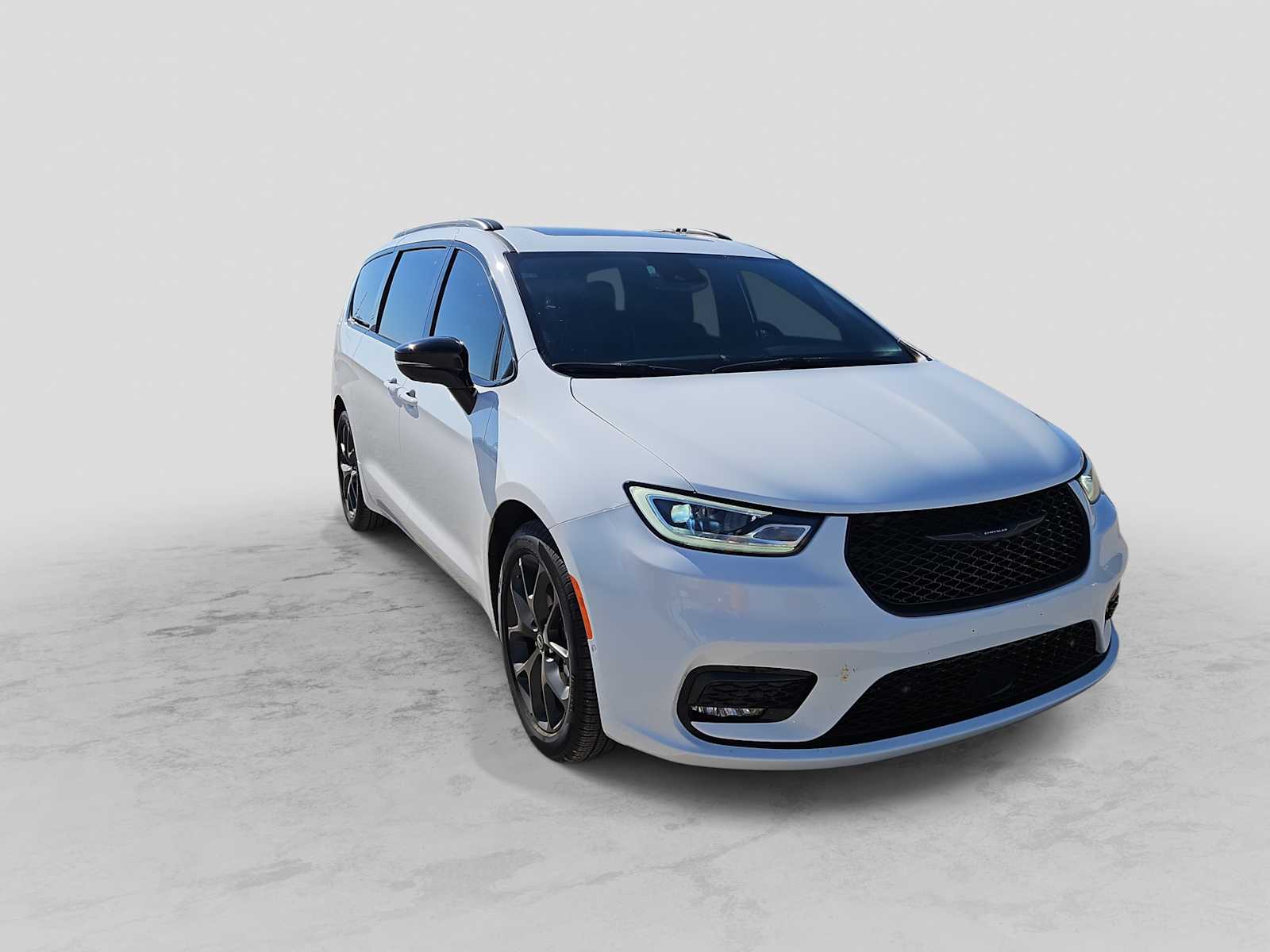 Thumbnail: 2026 Chrysler Pacifica - 2