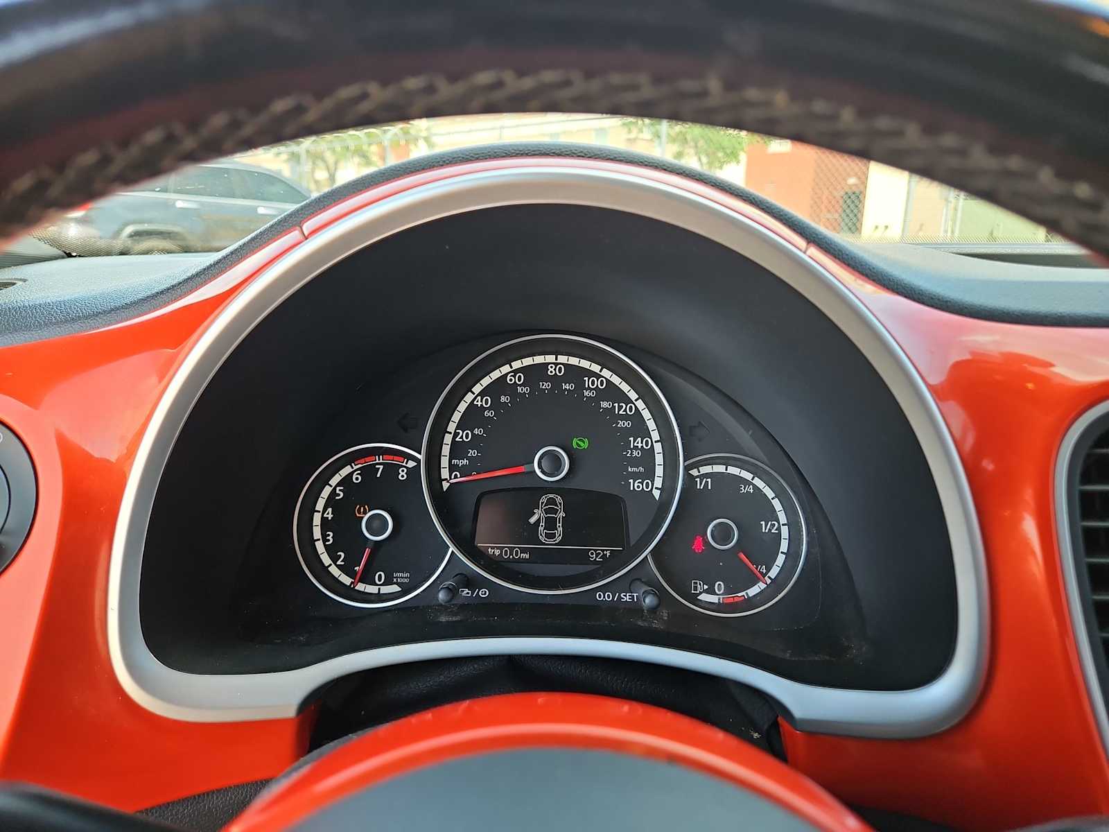 2016 Volkswagen Beetle SE 23