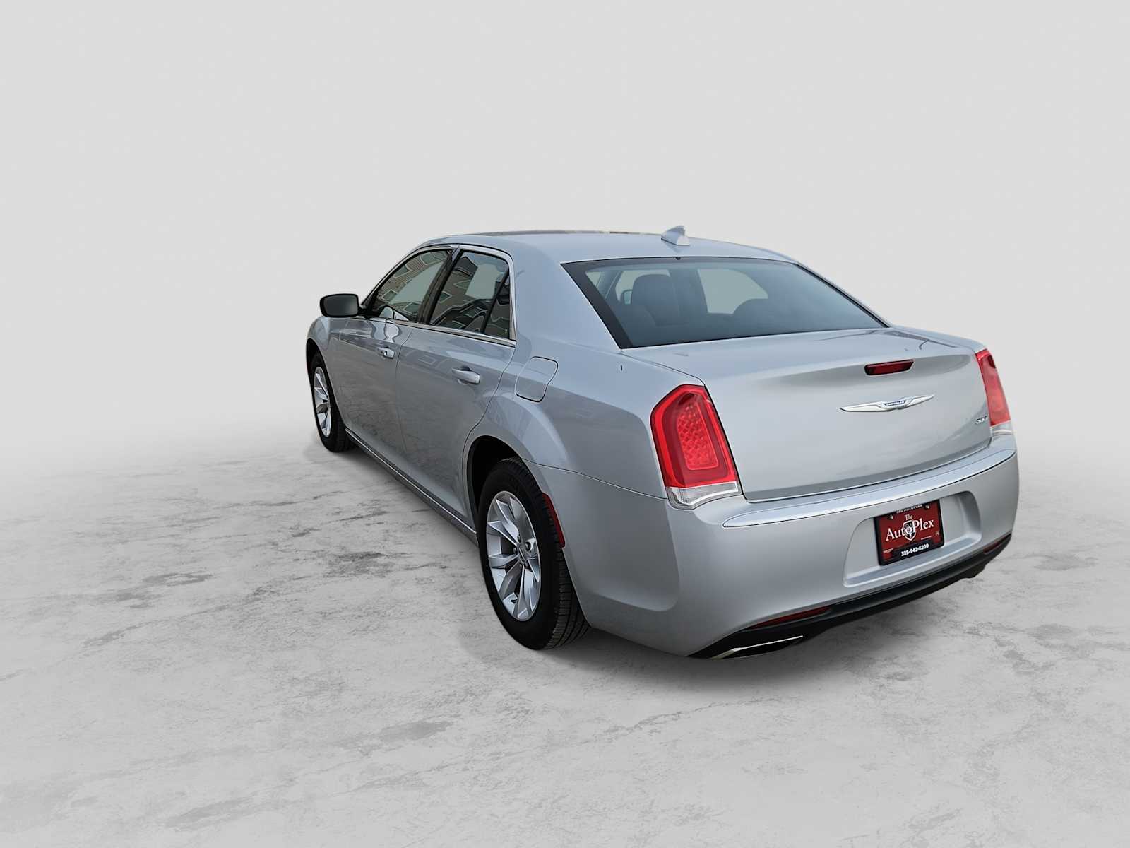 Thumbnail: 2023 Chrysler 300 - 6