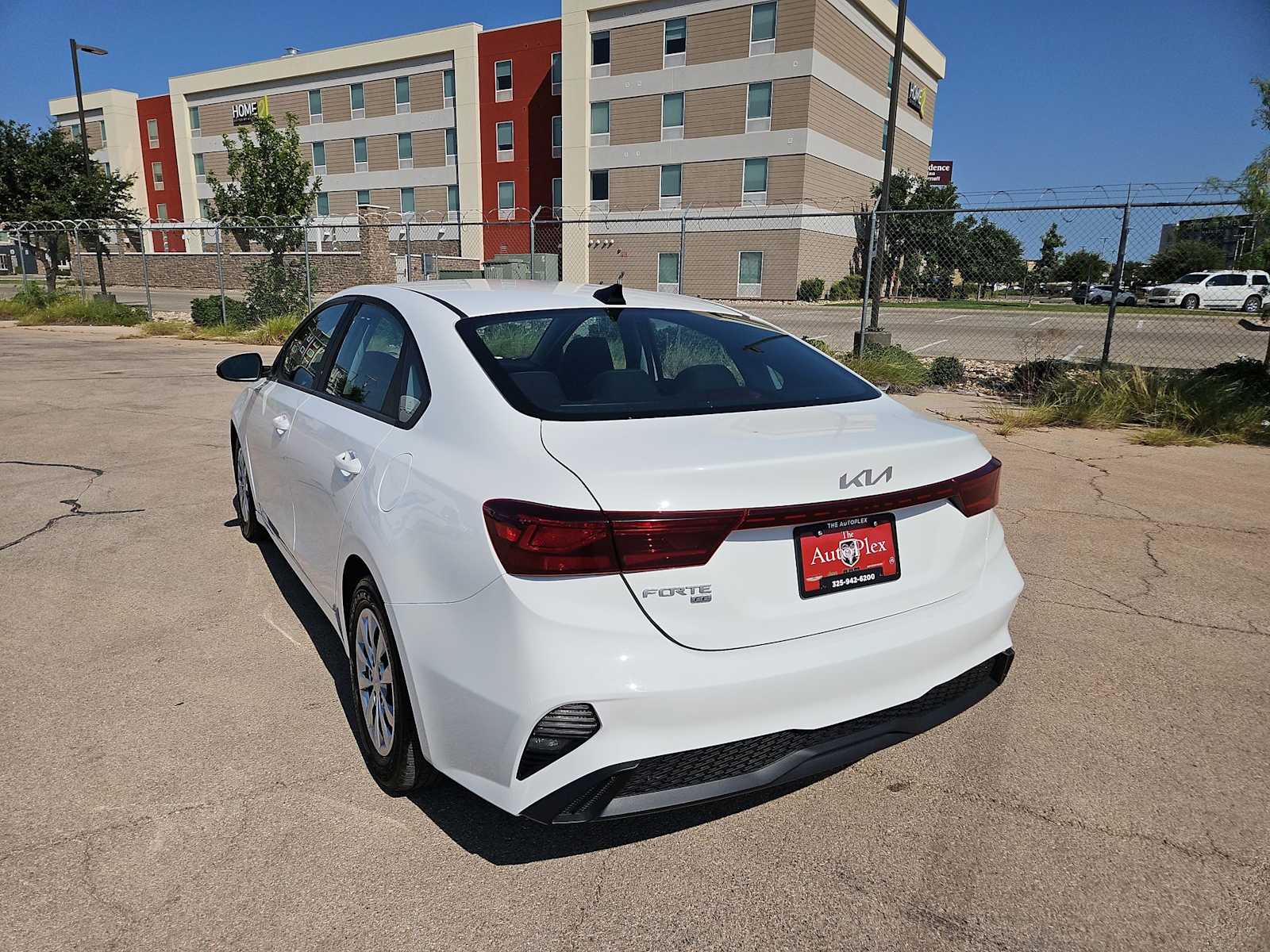 Thumbnail: 2024 Kia Forte - 12