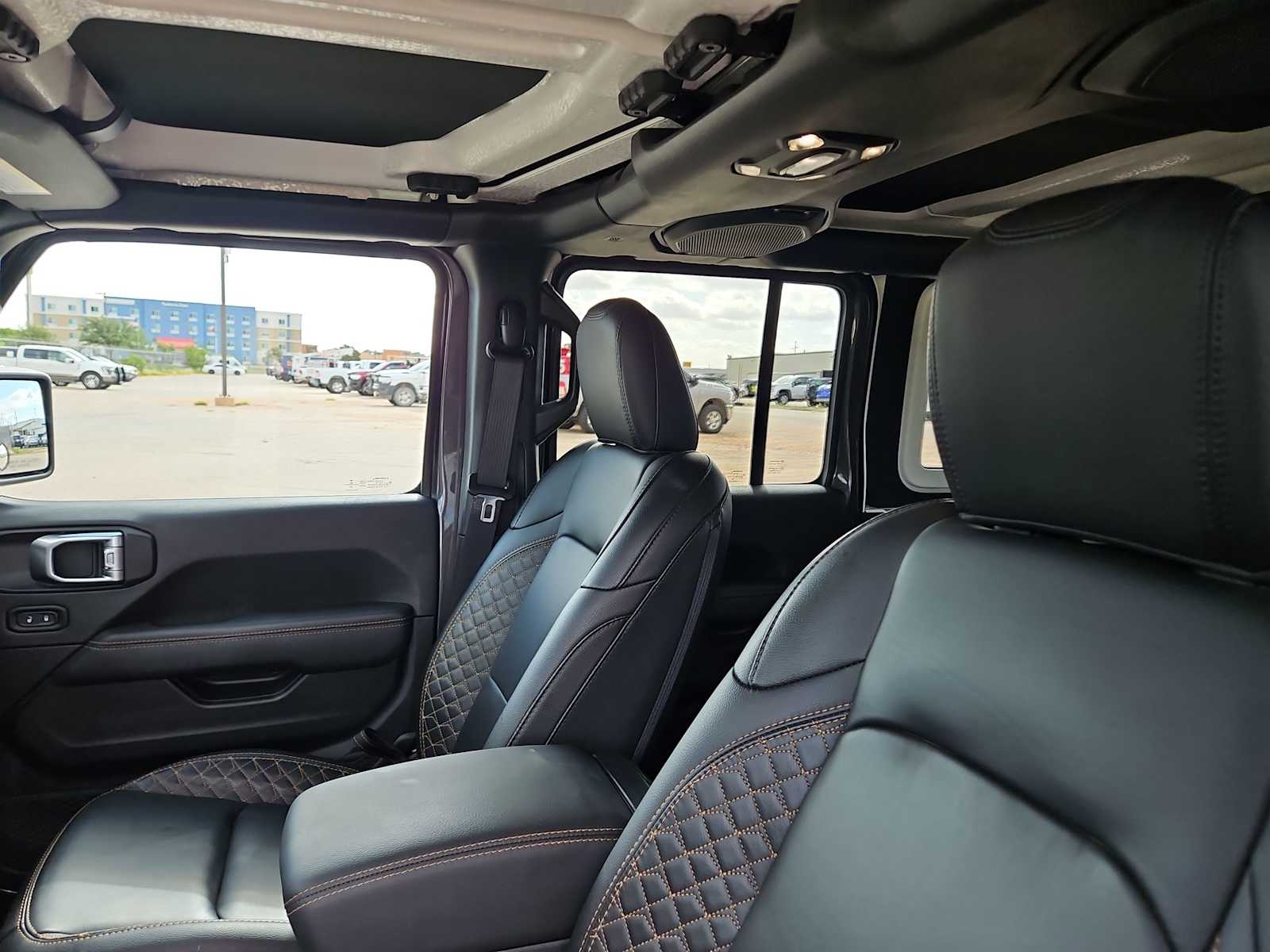 Thumbnail: 2021 Jeep Wrangler - 23