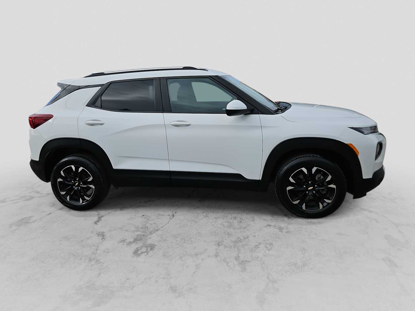 Thumbnail: 2023 Chevrolet TrailBlazer - 9