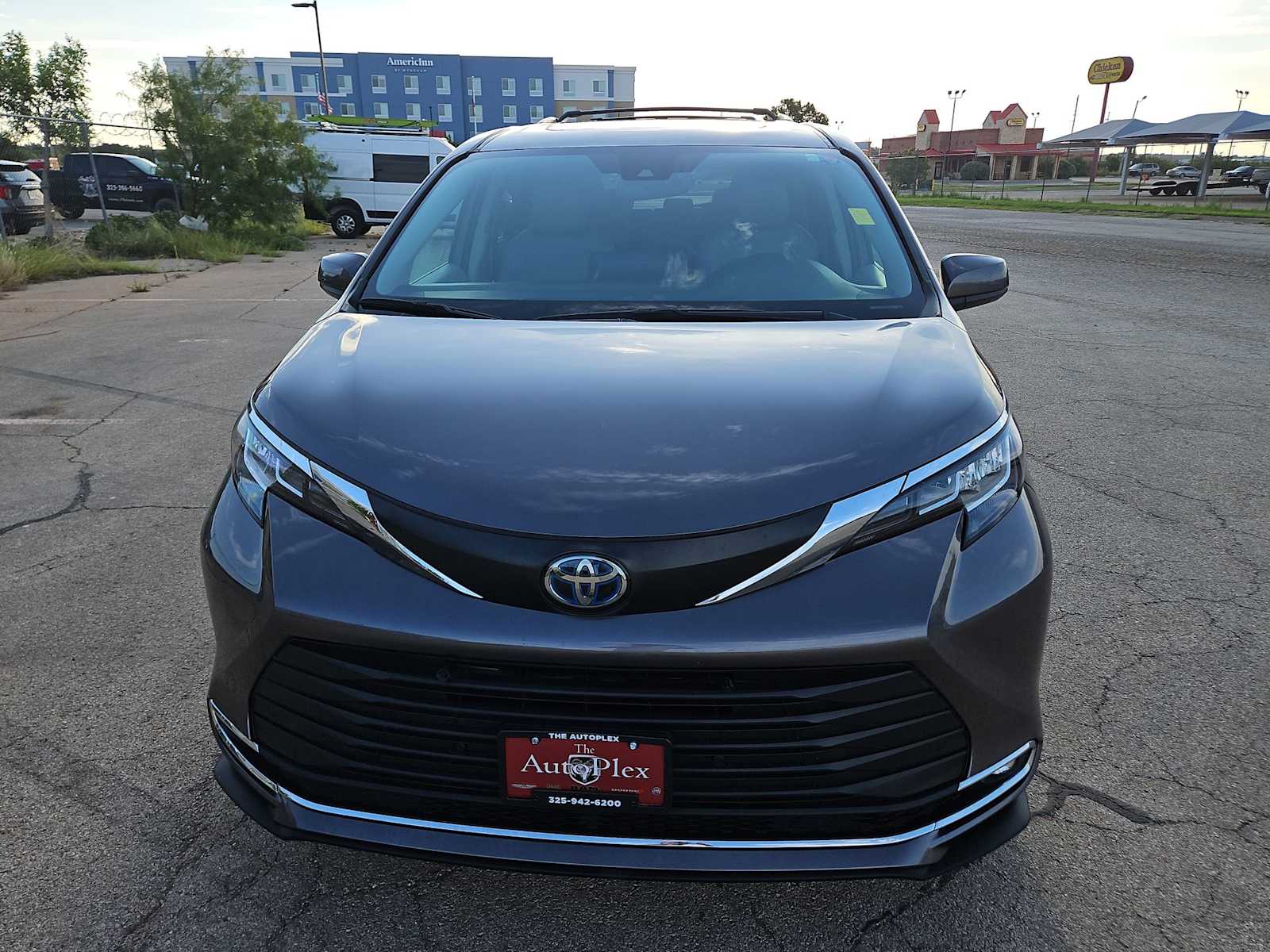 Thumbnail: 2022 Toyota Sienna - 14