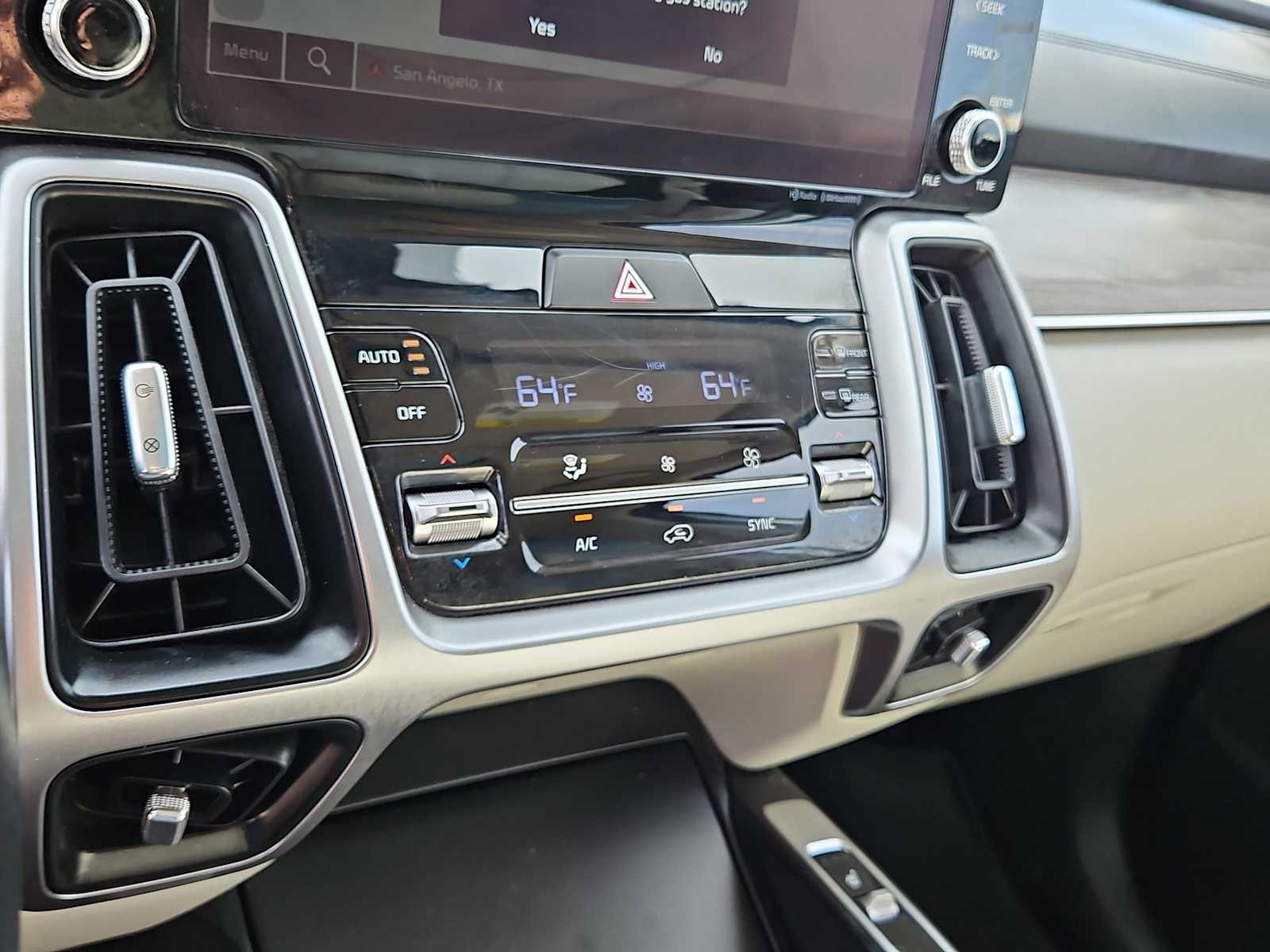 Thumbnail: 2022 Kia Sorento - 28