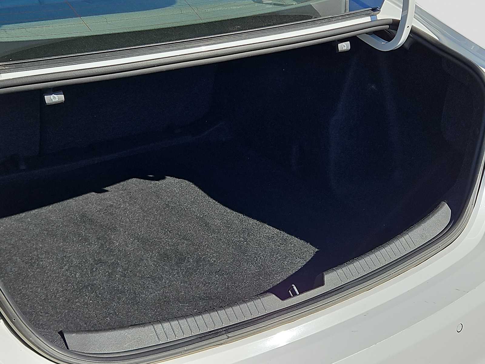 Thumbnail: 2024 Chevrolet Malibu - 23