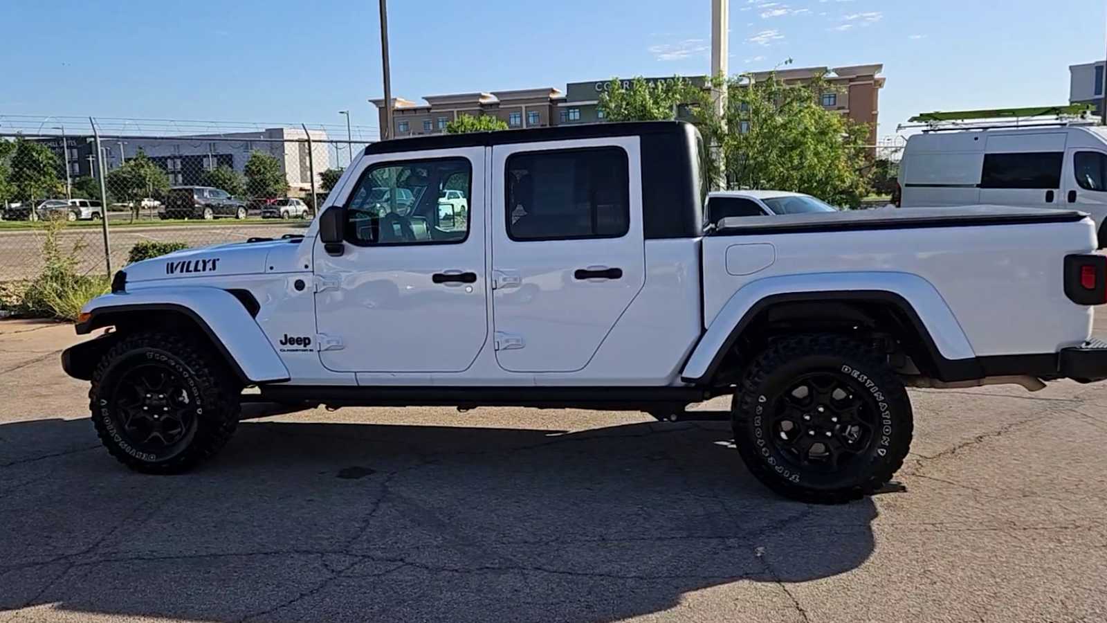 Thumbnail: 2023 Jeep Gladiator - 5
