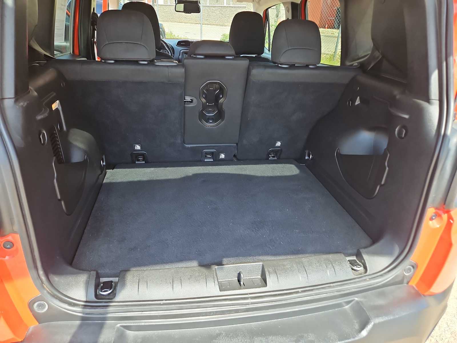 2020 Jeep Renegade Trailhawk 27