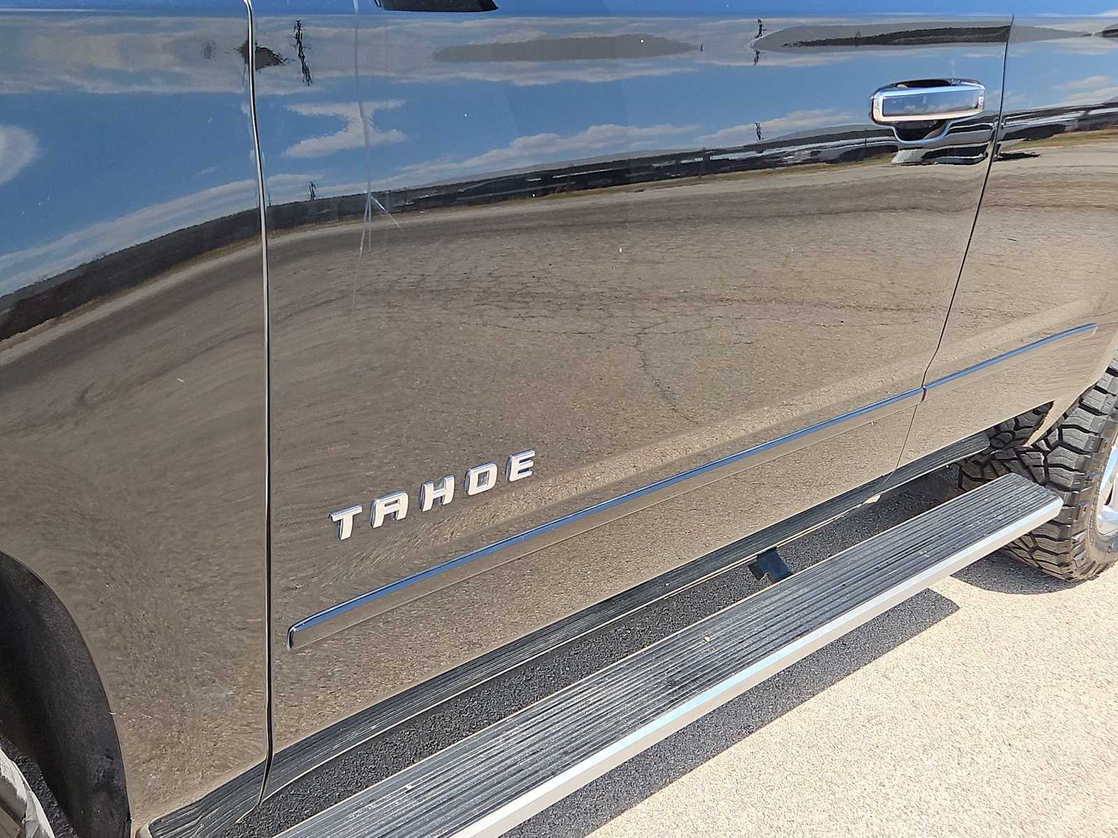 Thumbnail: 2017 Chevrolet Tahoe - 15