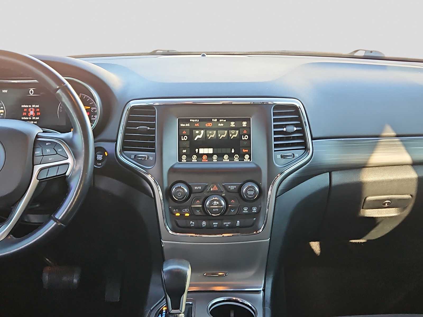 Thumbnail: 2021 Jeep Grand Cherokee - 14