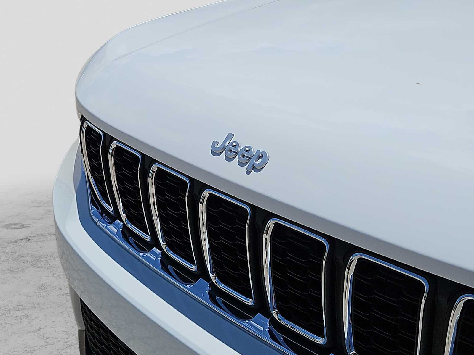 Thumbnail: 2026 Jeep Grand Cherokee - 13
