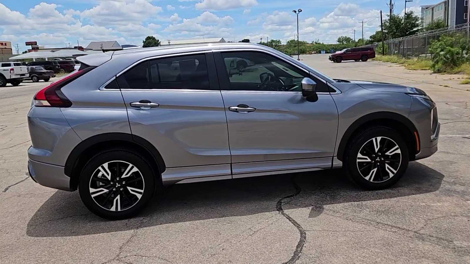 Thumbnail: 2024 Mitsubishi Eclipse Cross - 9