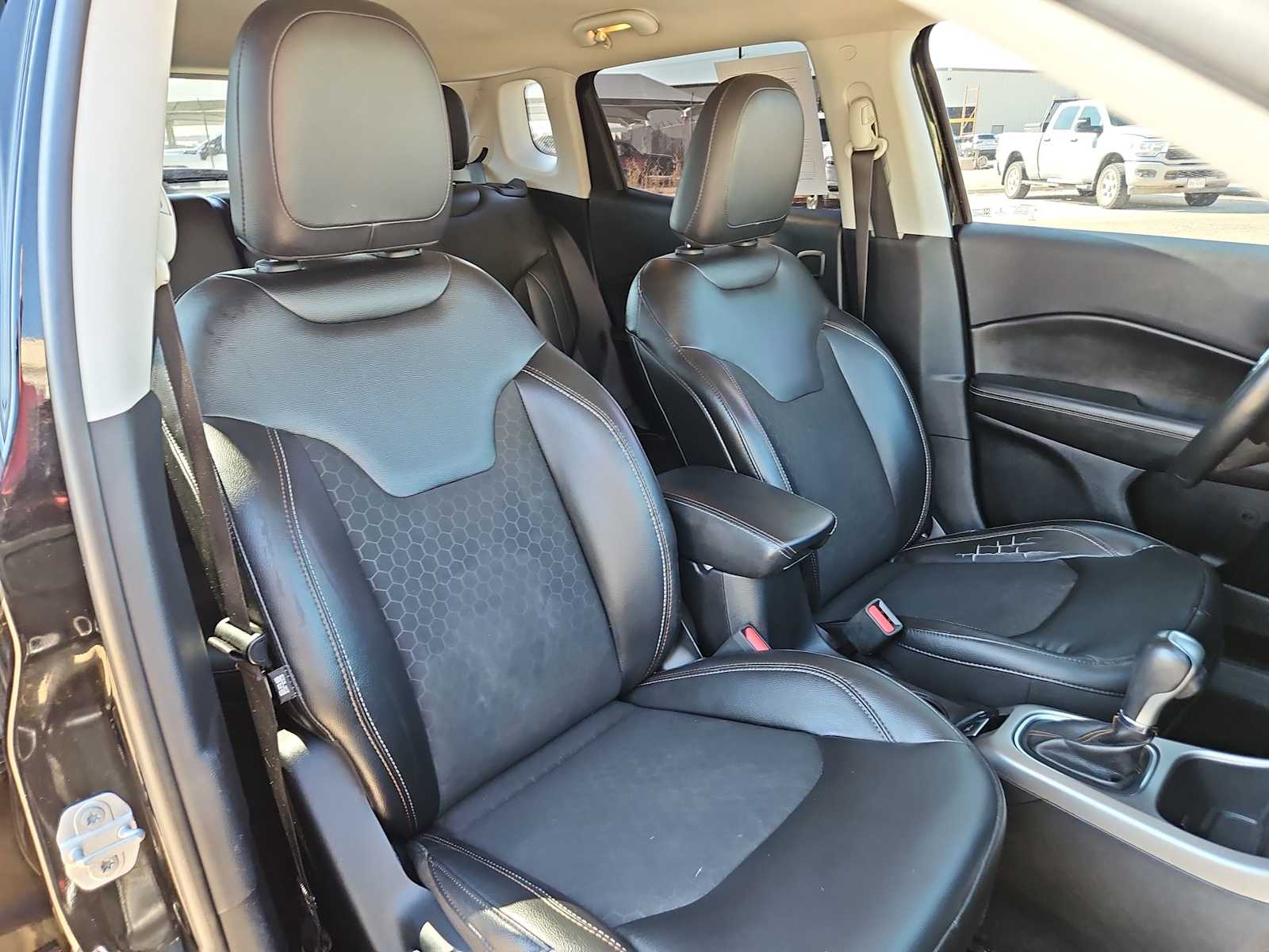 Thumbnail: 2018 Jeep Compass - 20