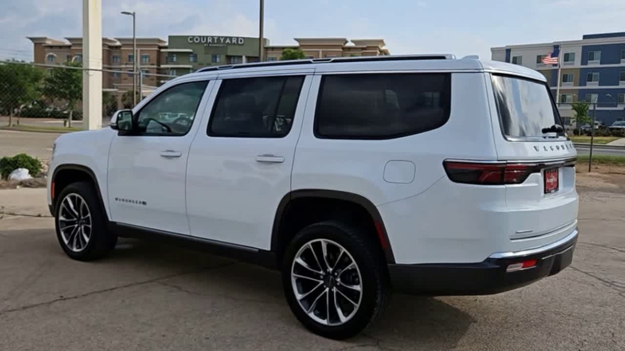 Thumbnail: 2022 Jeep Wagoneer - 6