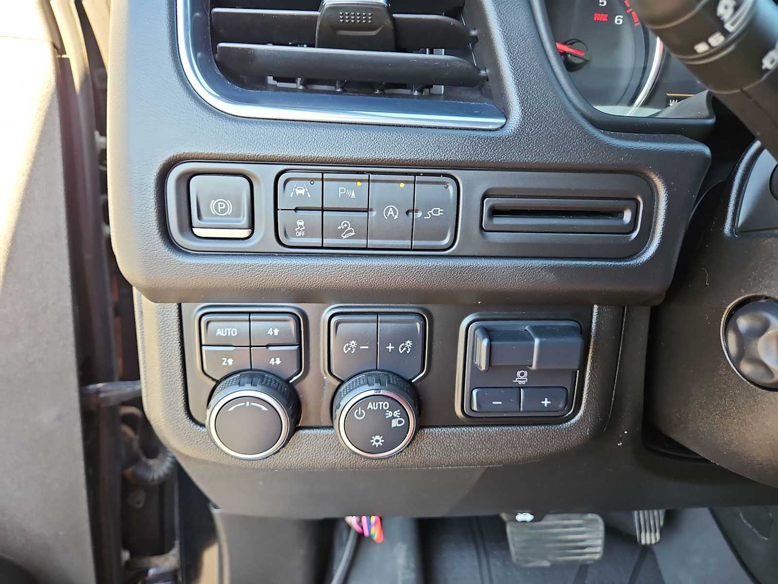 Thumbnail: 2021 Chevrolet Suburban - 22