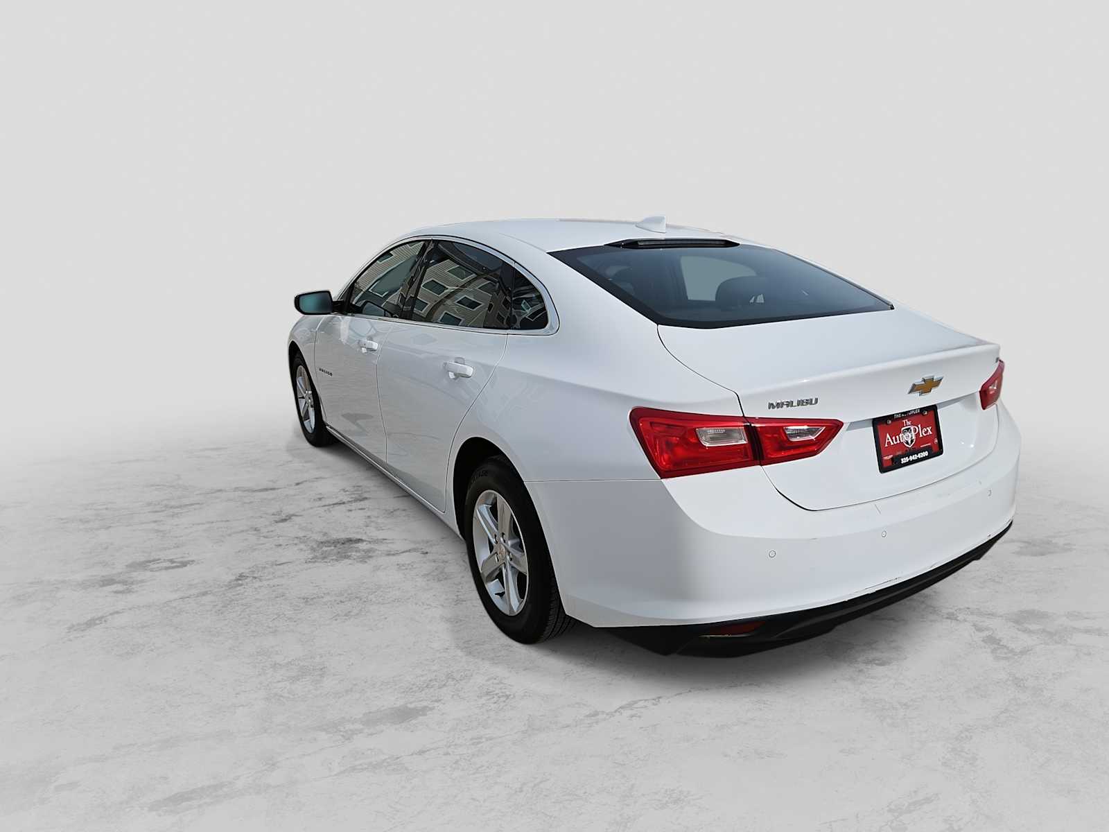 Thumbnail: 2024 Chevrolet Malibu - 6