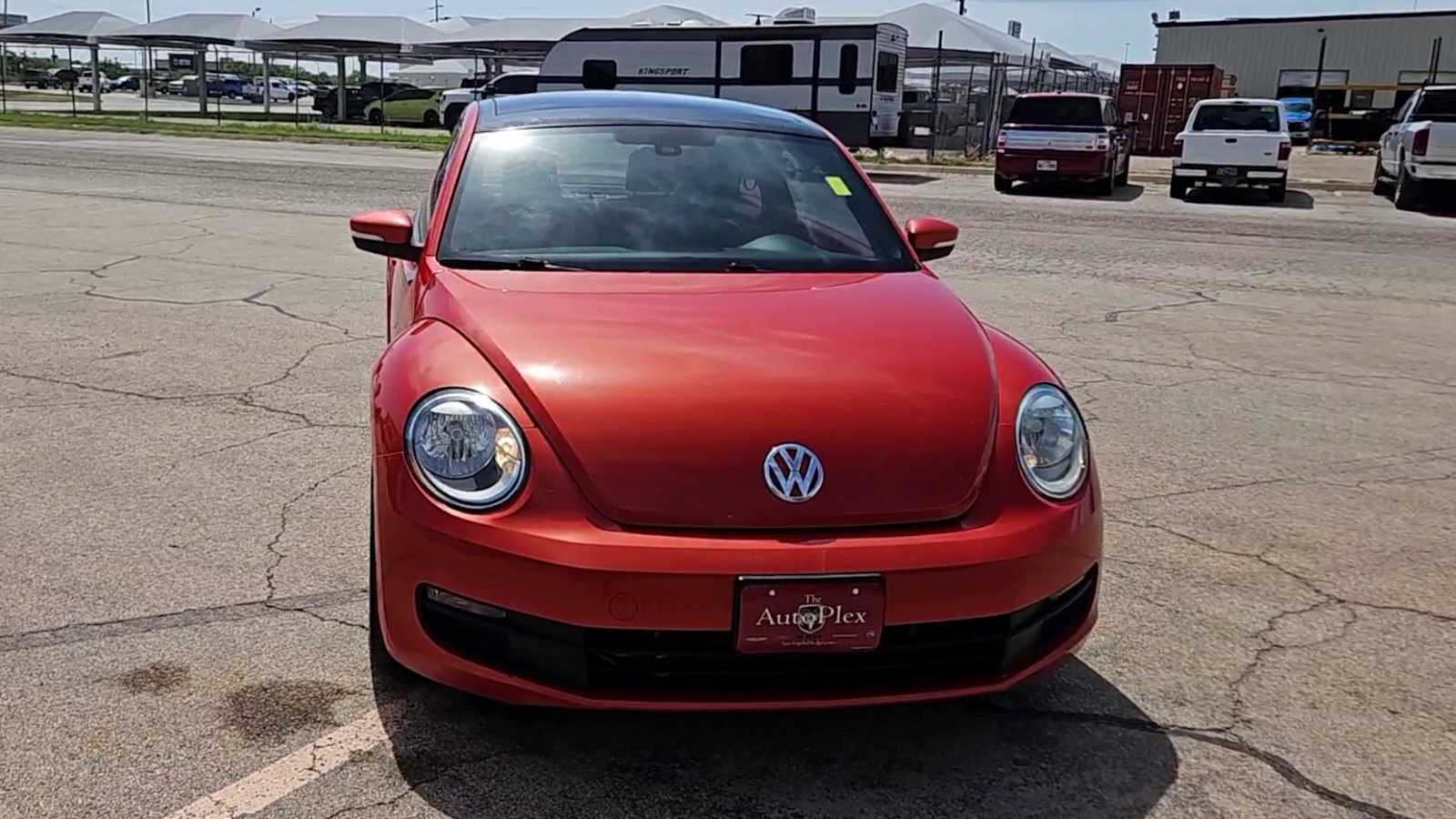2016 Volkswagen Beetle SE 2