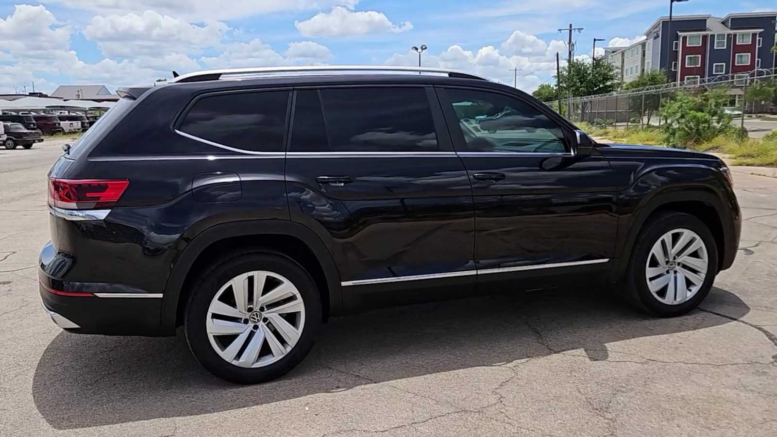 Thumbnail: 2021 Volkswagen Atlas - 9