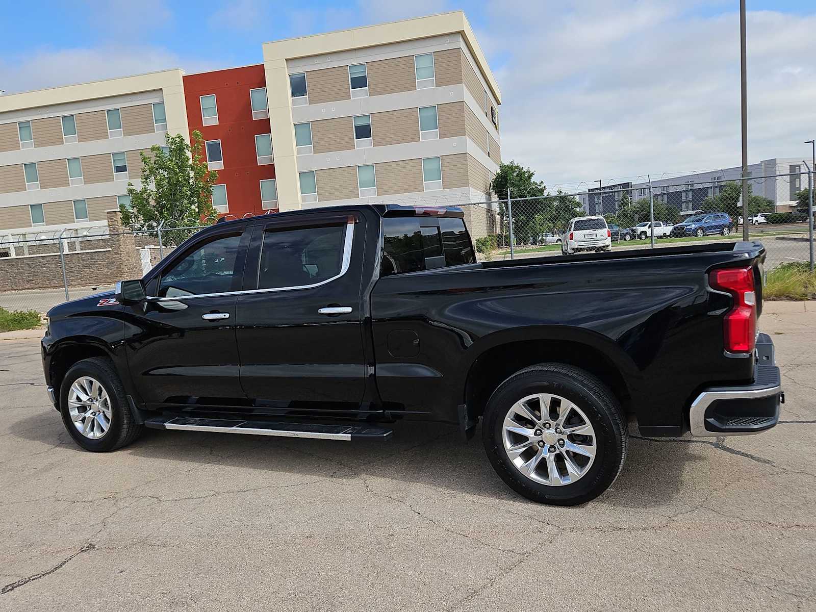 Thumbnail: 2021 Chevrolet Silverado 1500 - 11