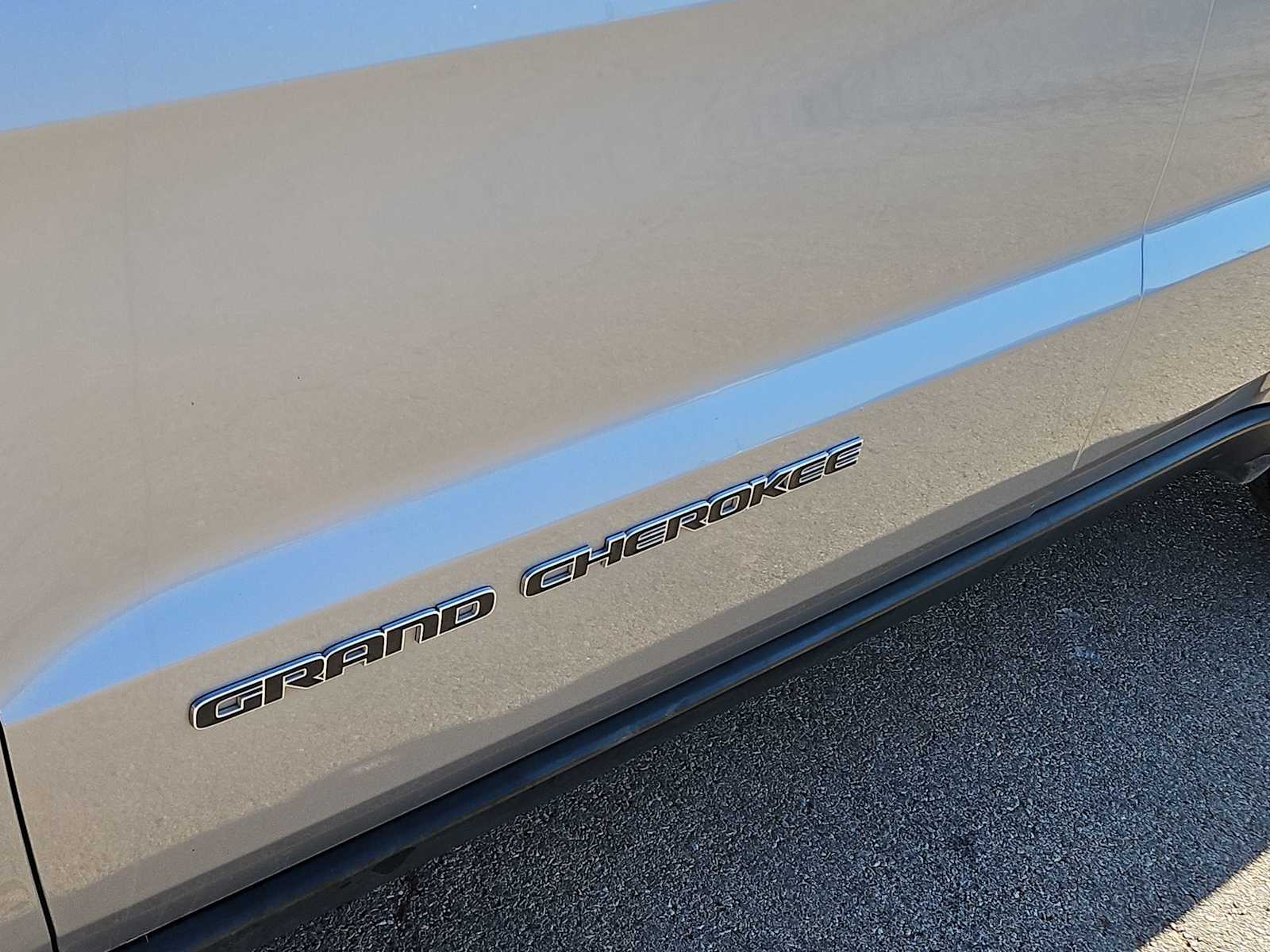 Thumbnail: 2020 Jeep Grand Cherokee - 15