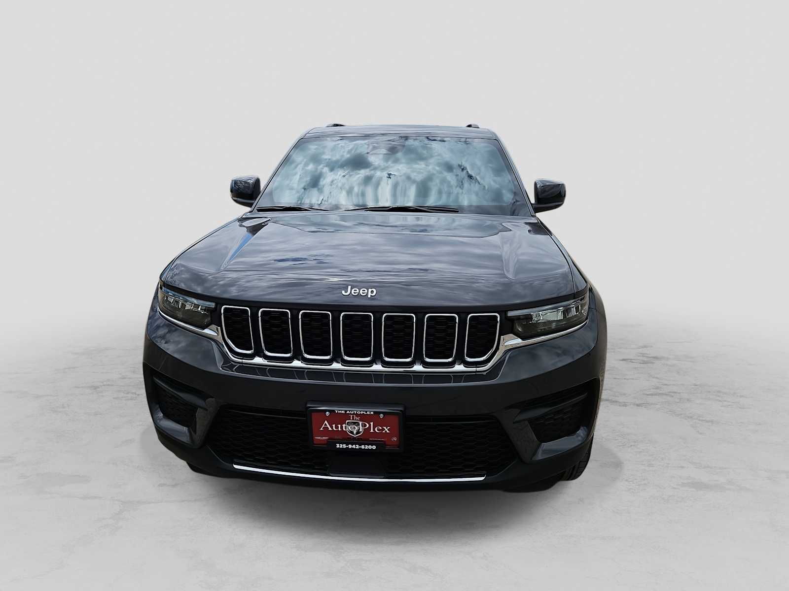 Thumbnail: 2026 Jeep Grand Cherokee - 3