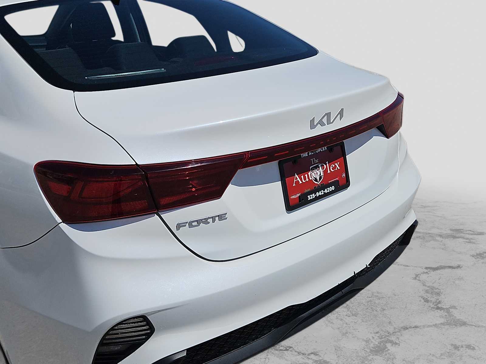 Thumbnail: 2022 Kia Forte - 23