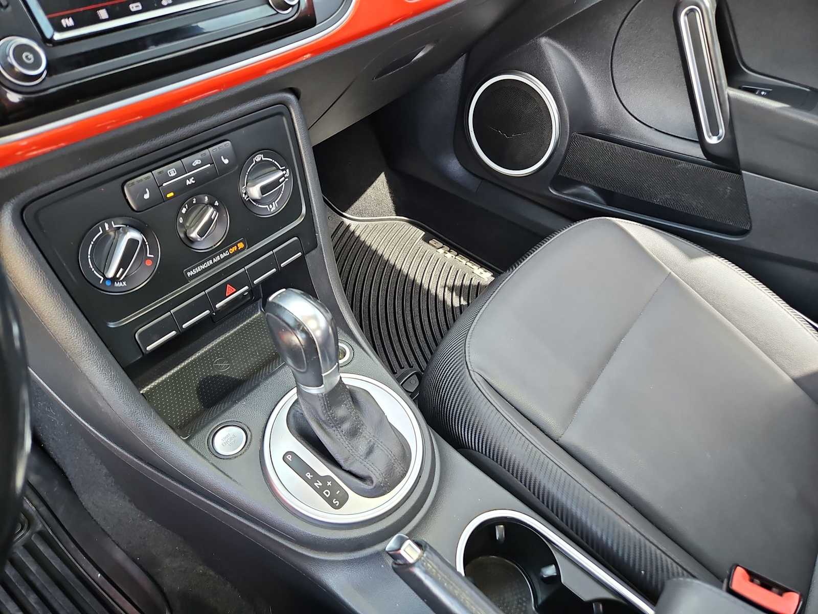 2016 Volkswagen Beetle SE 21
