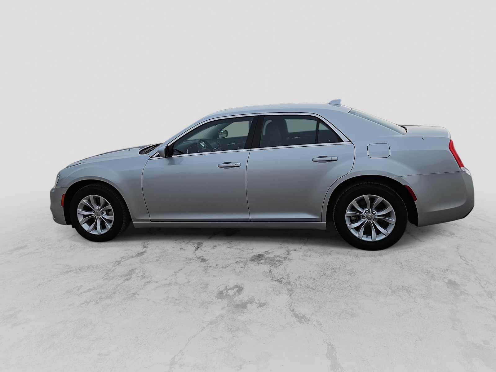 Thumbnail: 2023 Chrysler 300 - 5